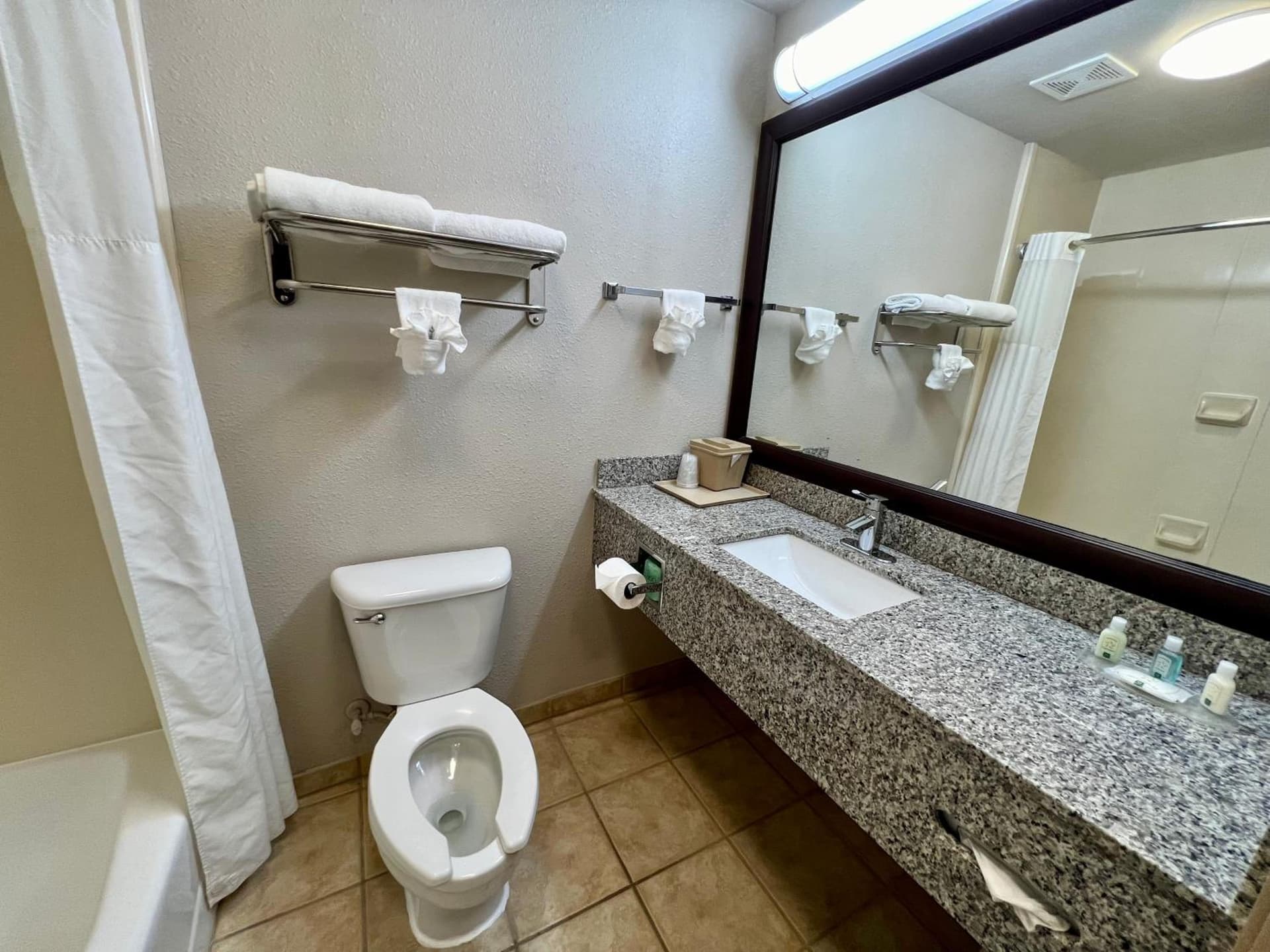 Quality Inn & Suites Near University gallery photo in Waco, TX — image 8