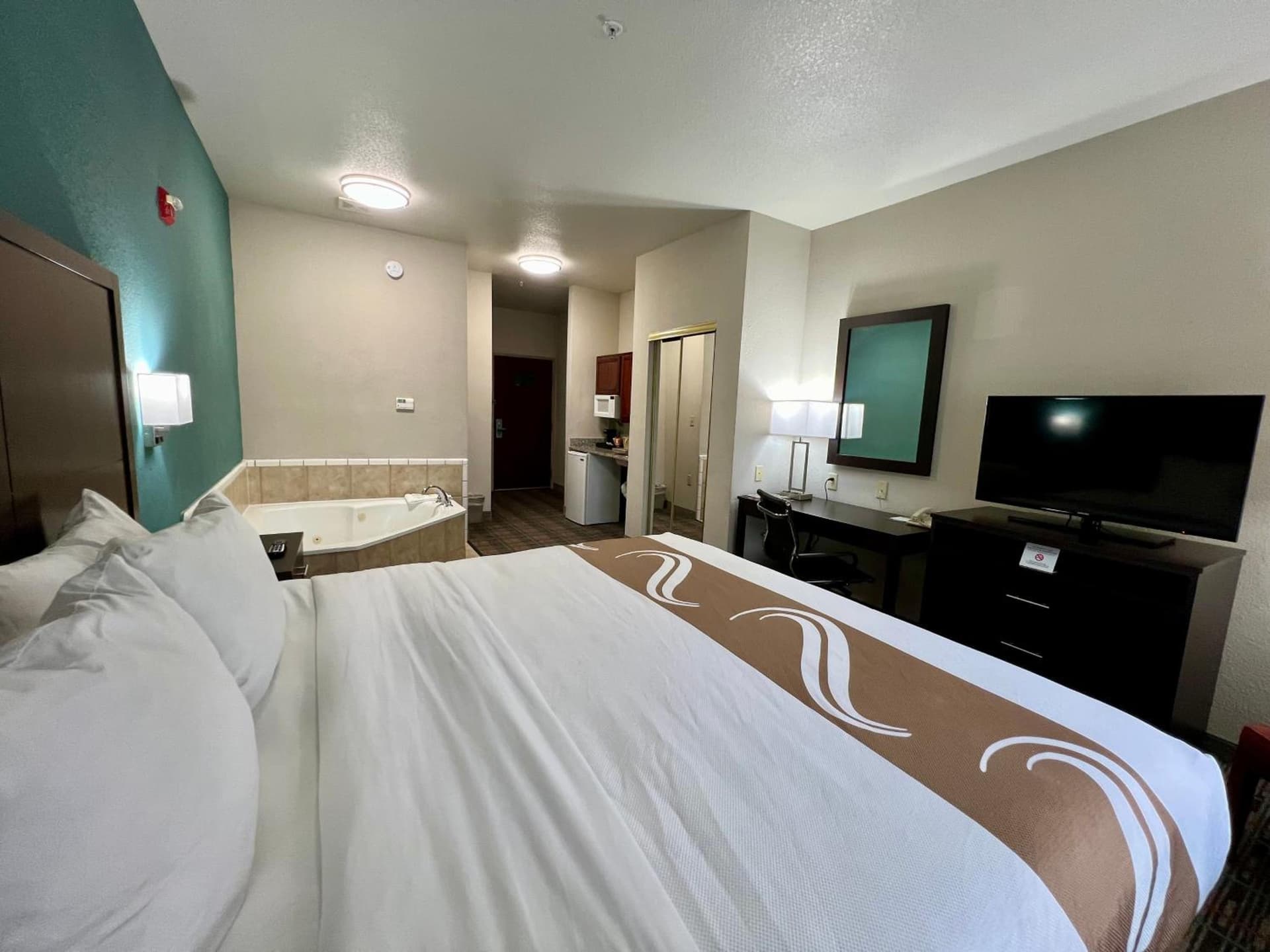 Quality Inn & Suites Near University gallery photo in Waco, TX — image 20