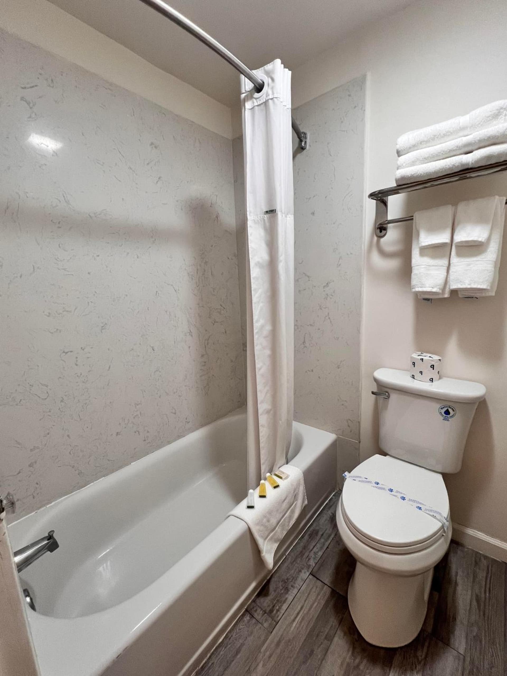 Howard Johnson by Wyndham Downtown Reno property views in Reno, NV — gallery photo 3