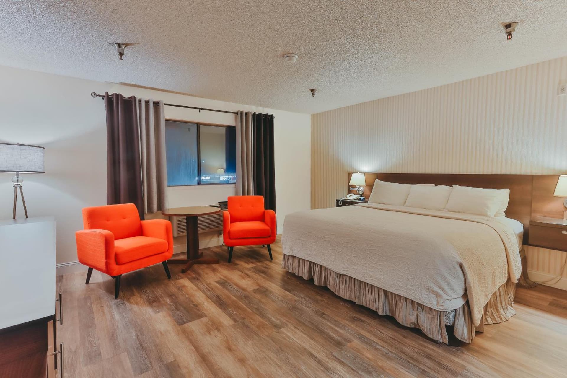 Hotel International gallery photo in Lynnwood, WA — image 4