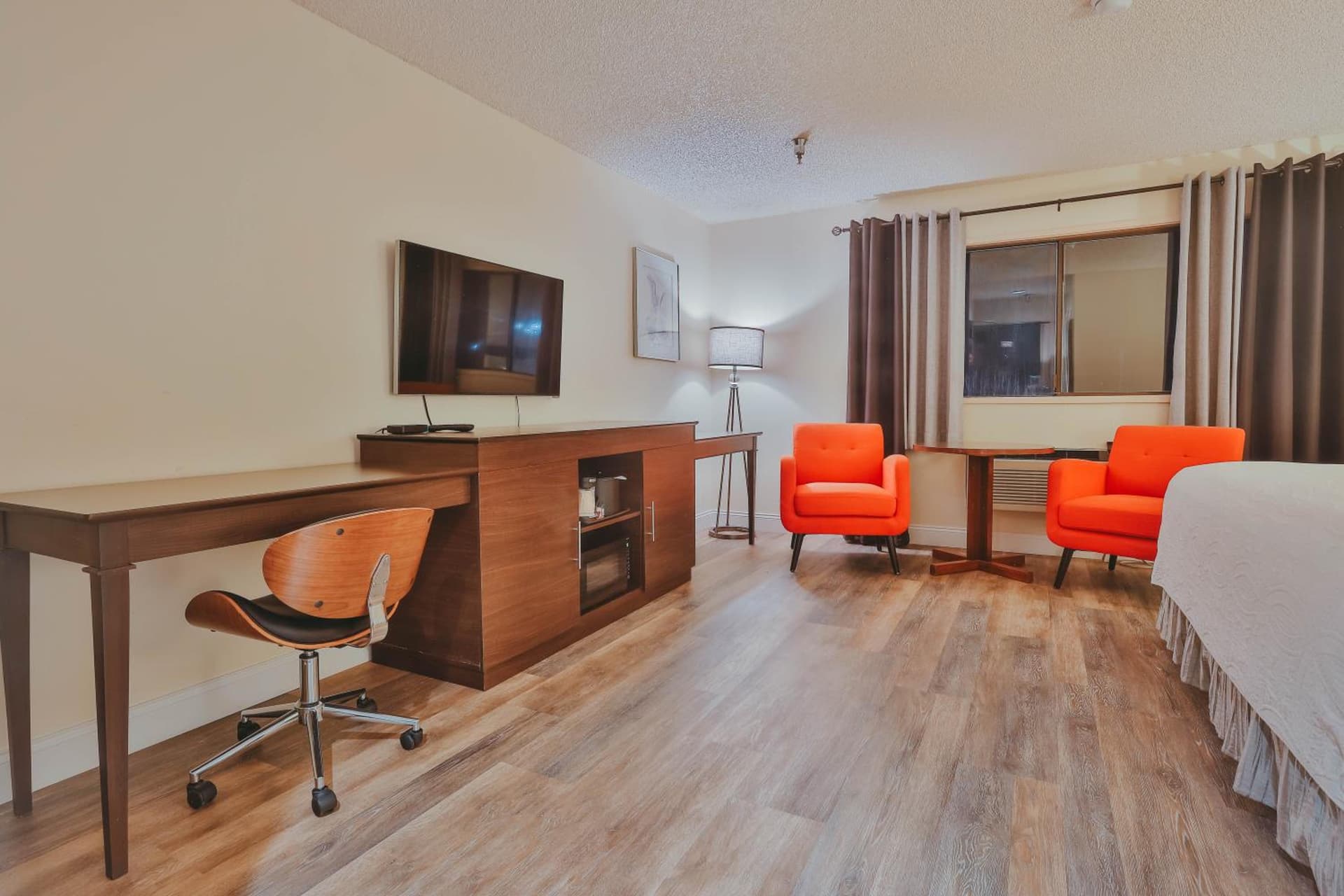 Hotel International gallery photo in Lynnwood, WA — image 10