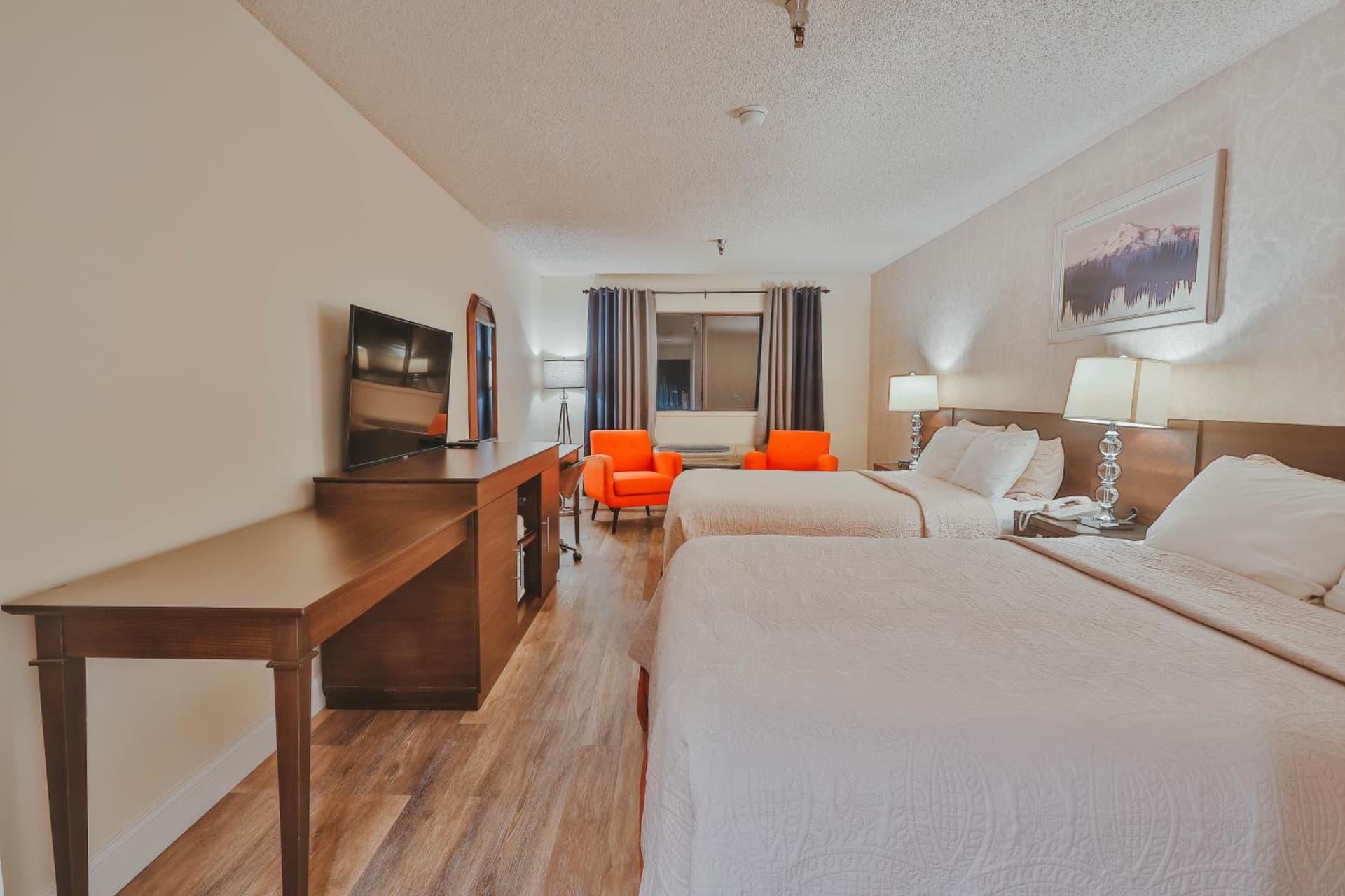 Hotel International property views in Lynnwood, WA — gallery photo 3