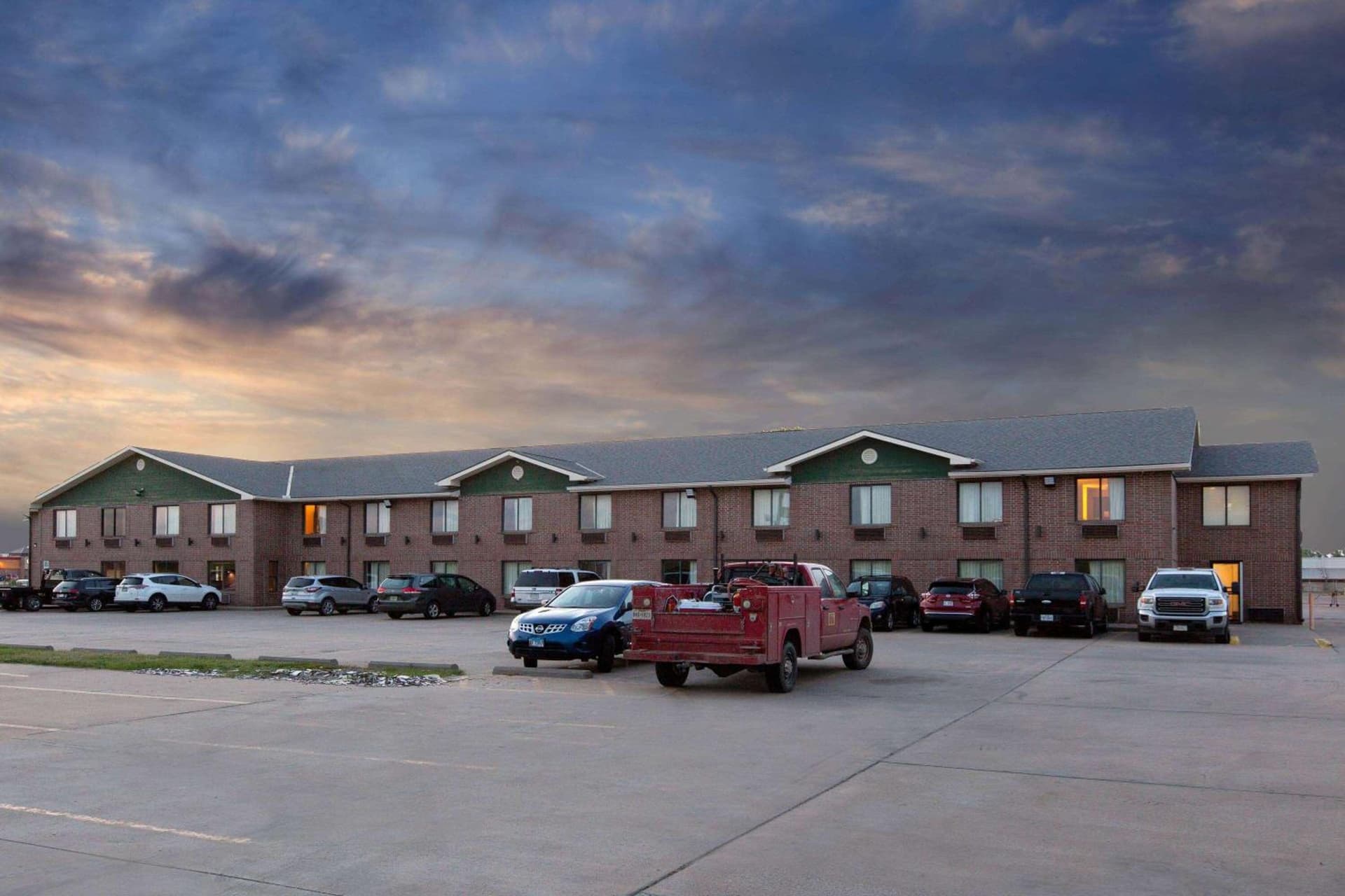 Super 8 by Wyndham Salina I-70 interior in Salina, KS — gallery photo 2