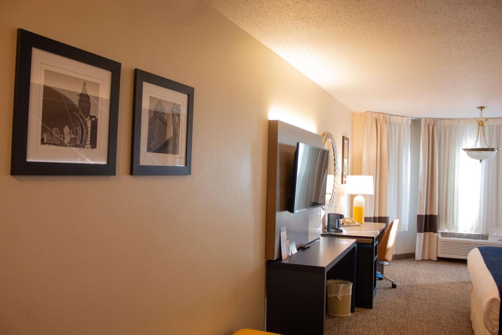 Comfort Inn & Suites Geneva- West Chicago gallery photo in Geneva, IL — image 43