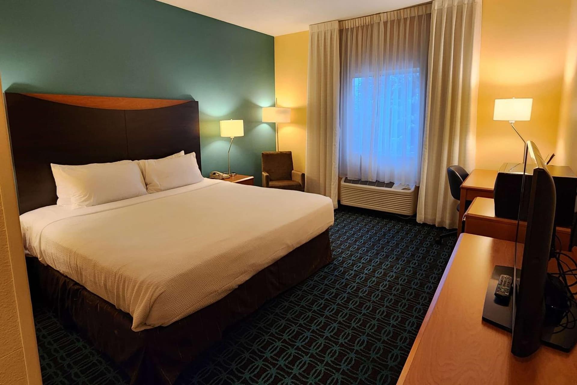 AmericInn by Wyndham St. Cloud MN Shopping Area gallery photo in St Cloud, MN — image 32
