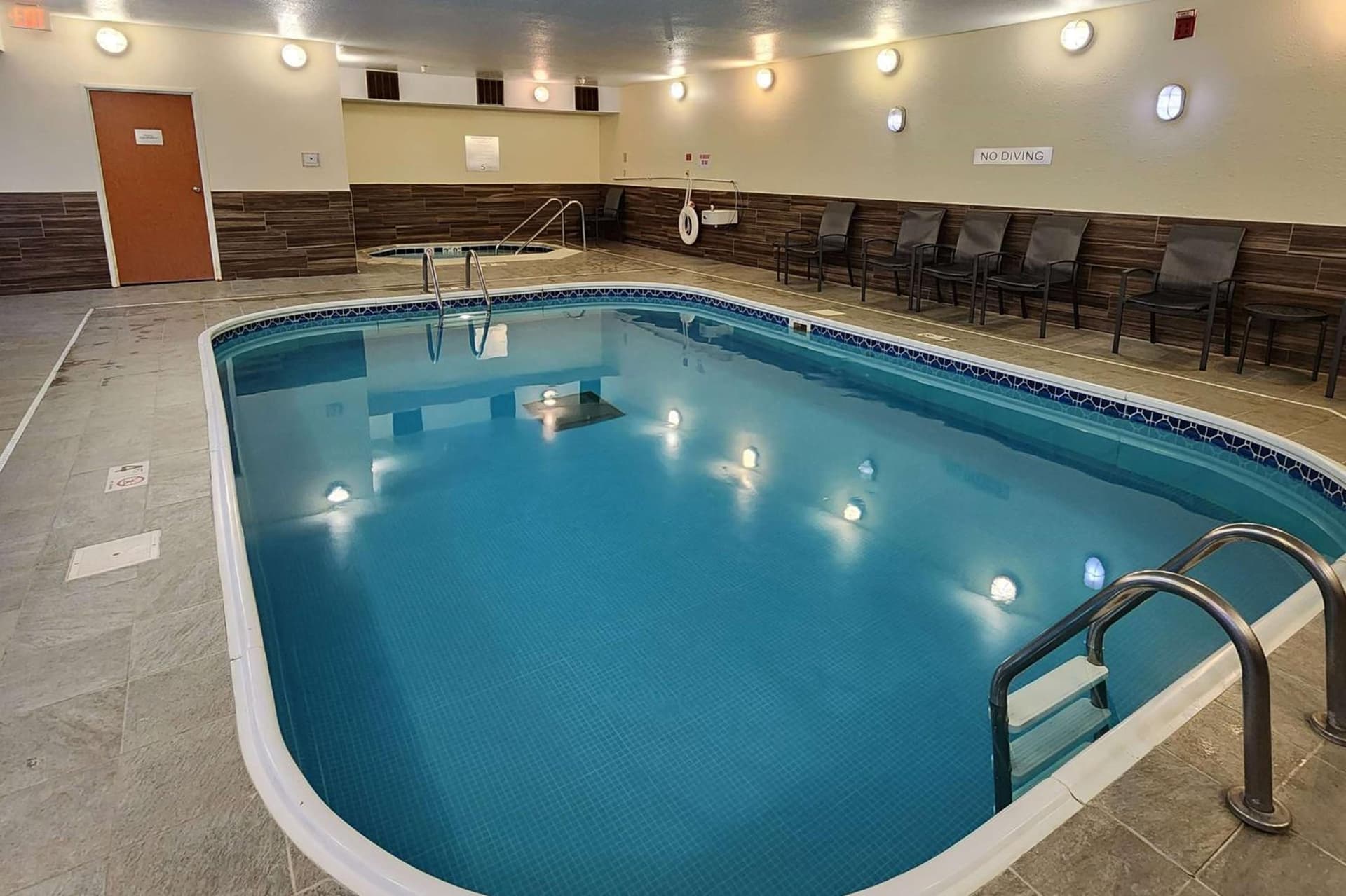 AmericInn by Wyndham St. Cloud MN Shopping Area gallery photo in St Cloud, MN — image 31