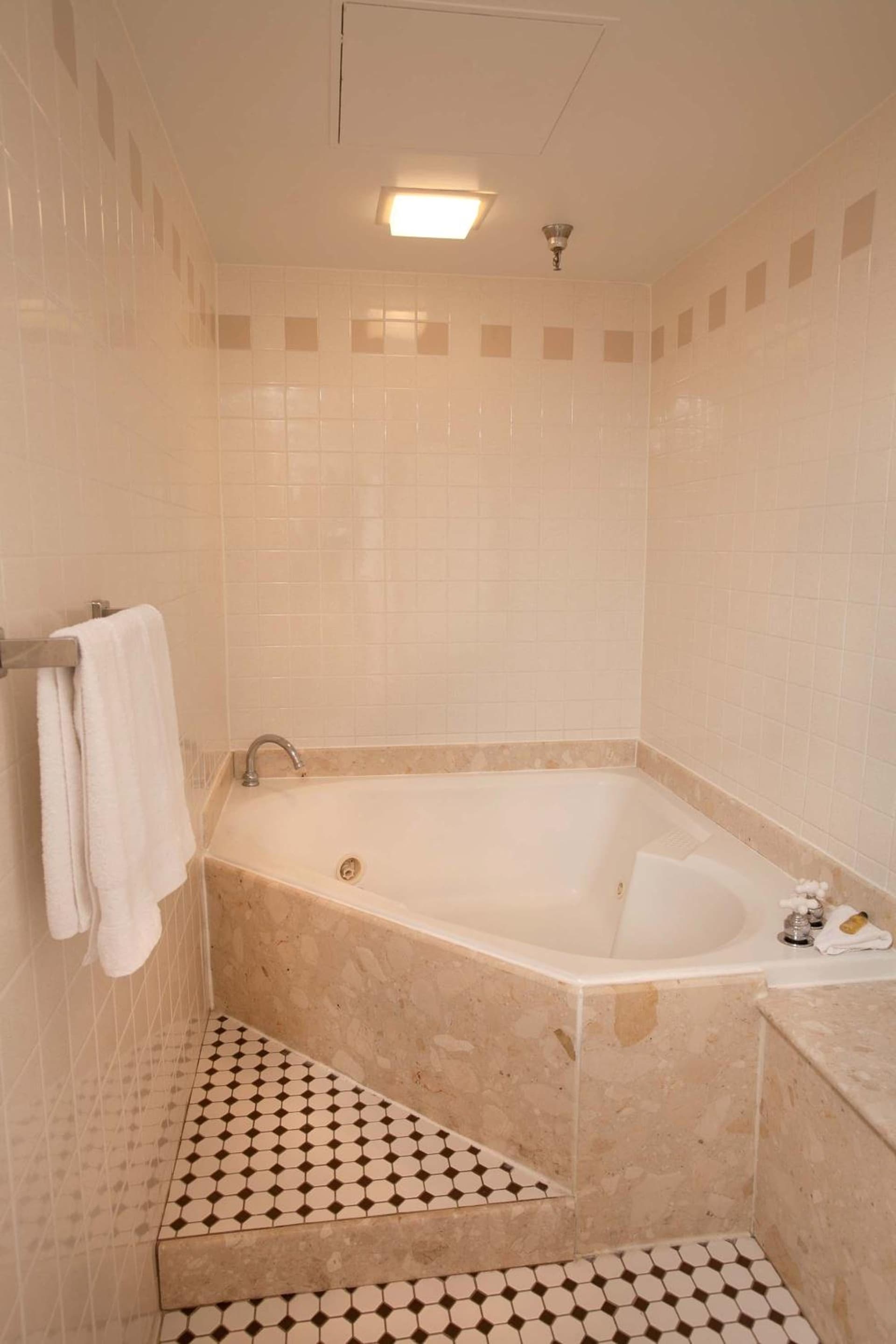 Hilton Cincinnati Netherland Plaza gallery photo in Cincinnati, OH — image 14