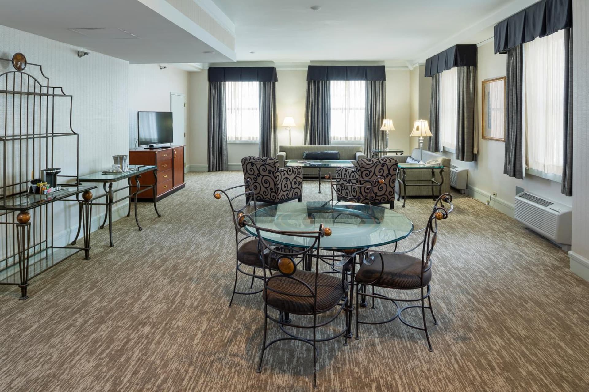 Hilton Cincinnati Netherland Plaza gallery photo in Cincinnati, OH — image 16