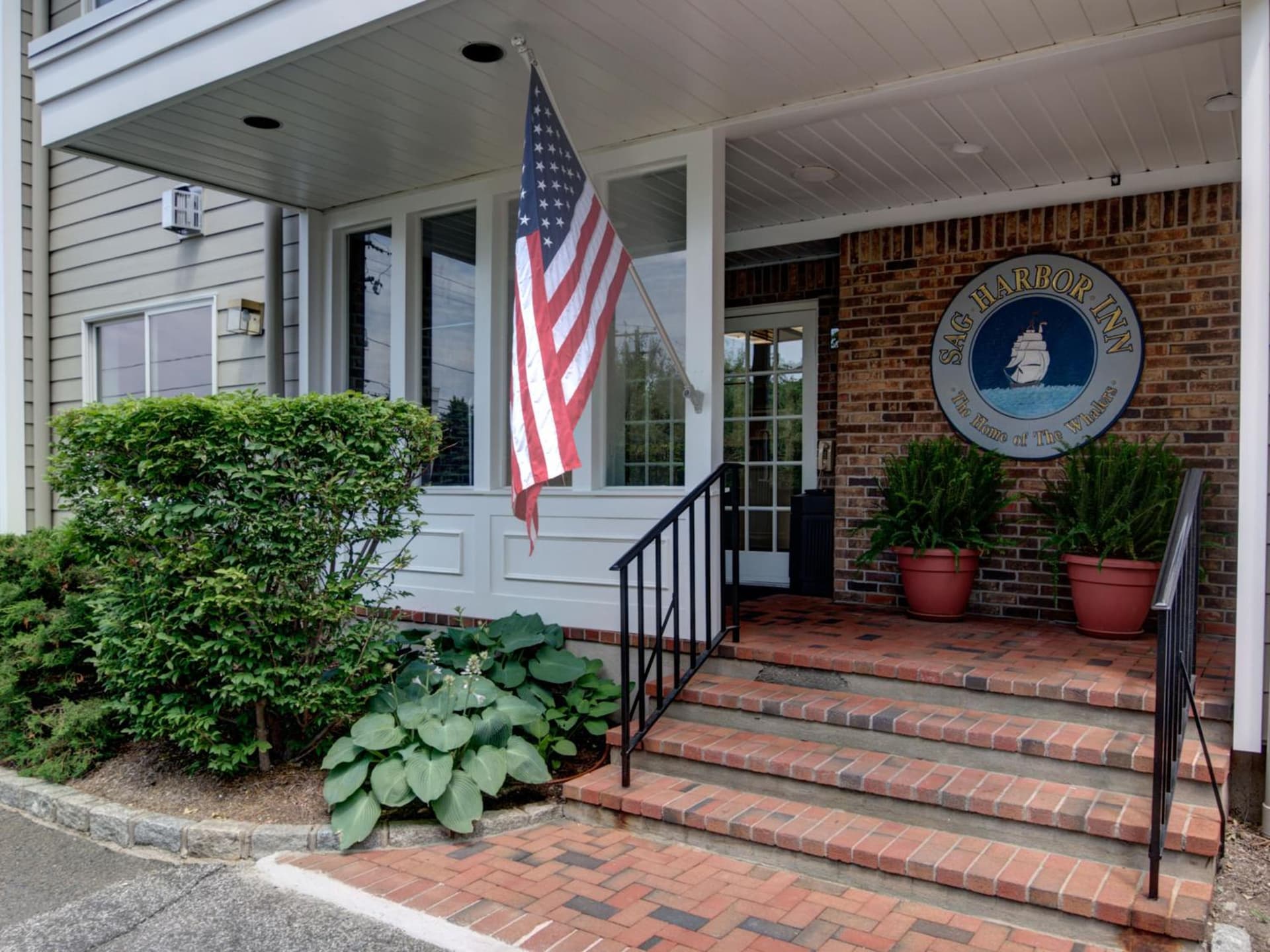 Sag Harbor Inn interior in Sag Harbor, NY — gallery photo 2