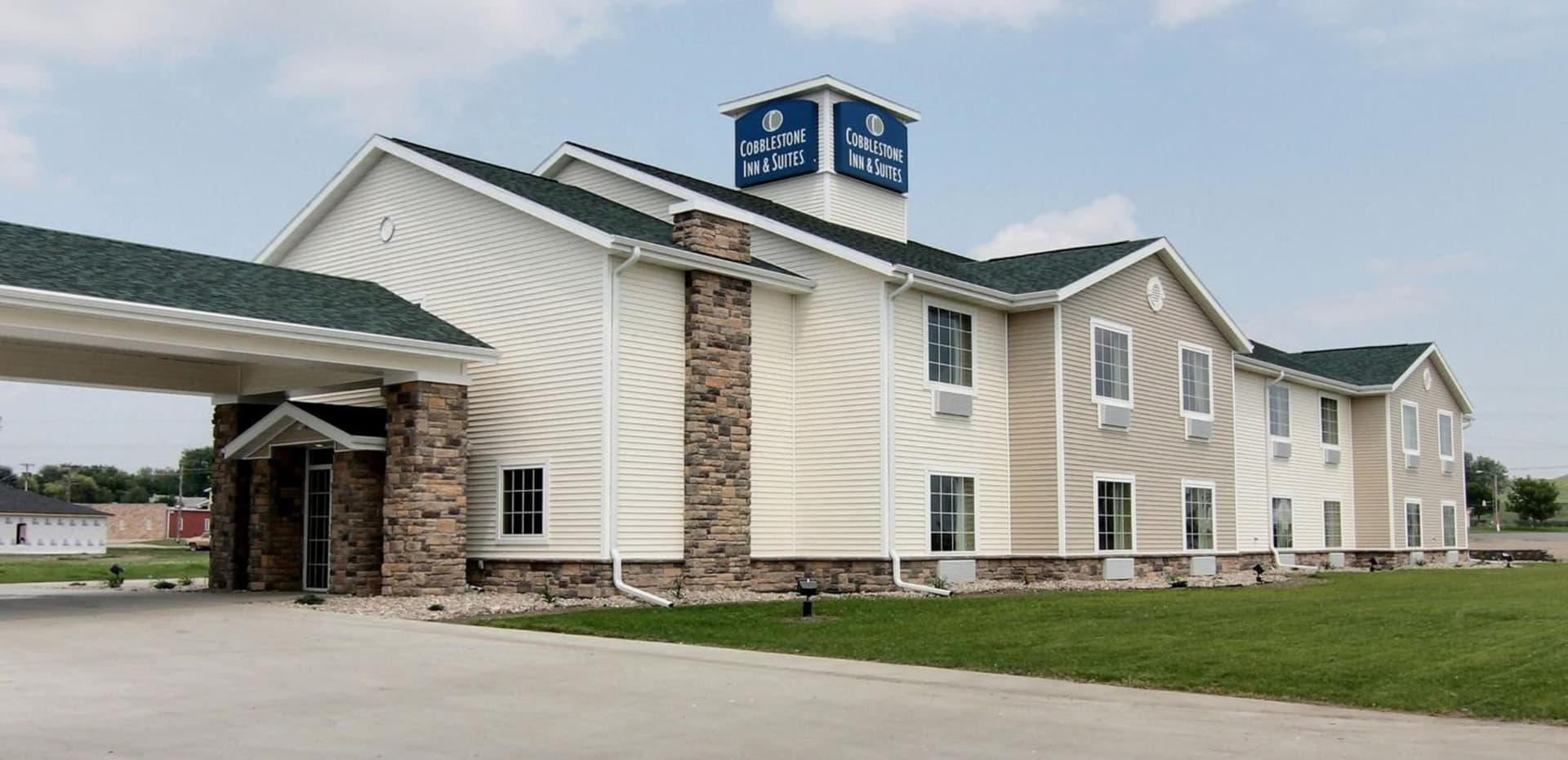 Cobblestone Inn & Suites - Linton featured exterior or lobby in Linton, ND — similar hotel