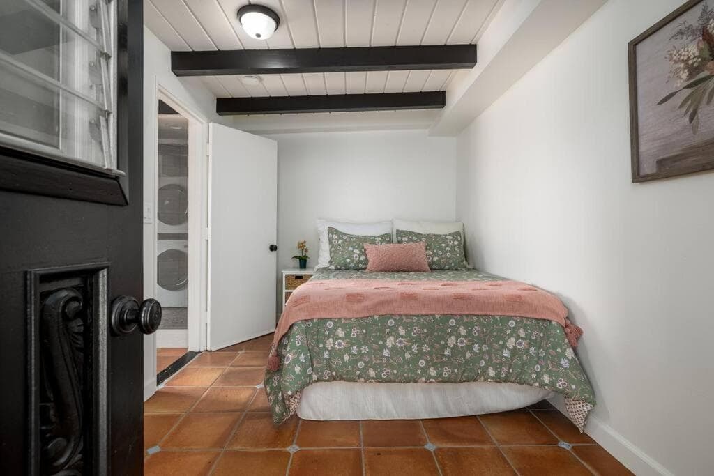 Tropical, Private, Heated pool, Petting zoo! gallery photo in Vista, CA — image 22
