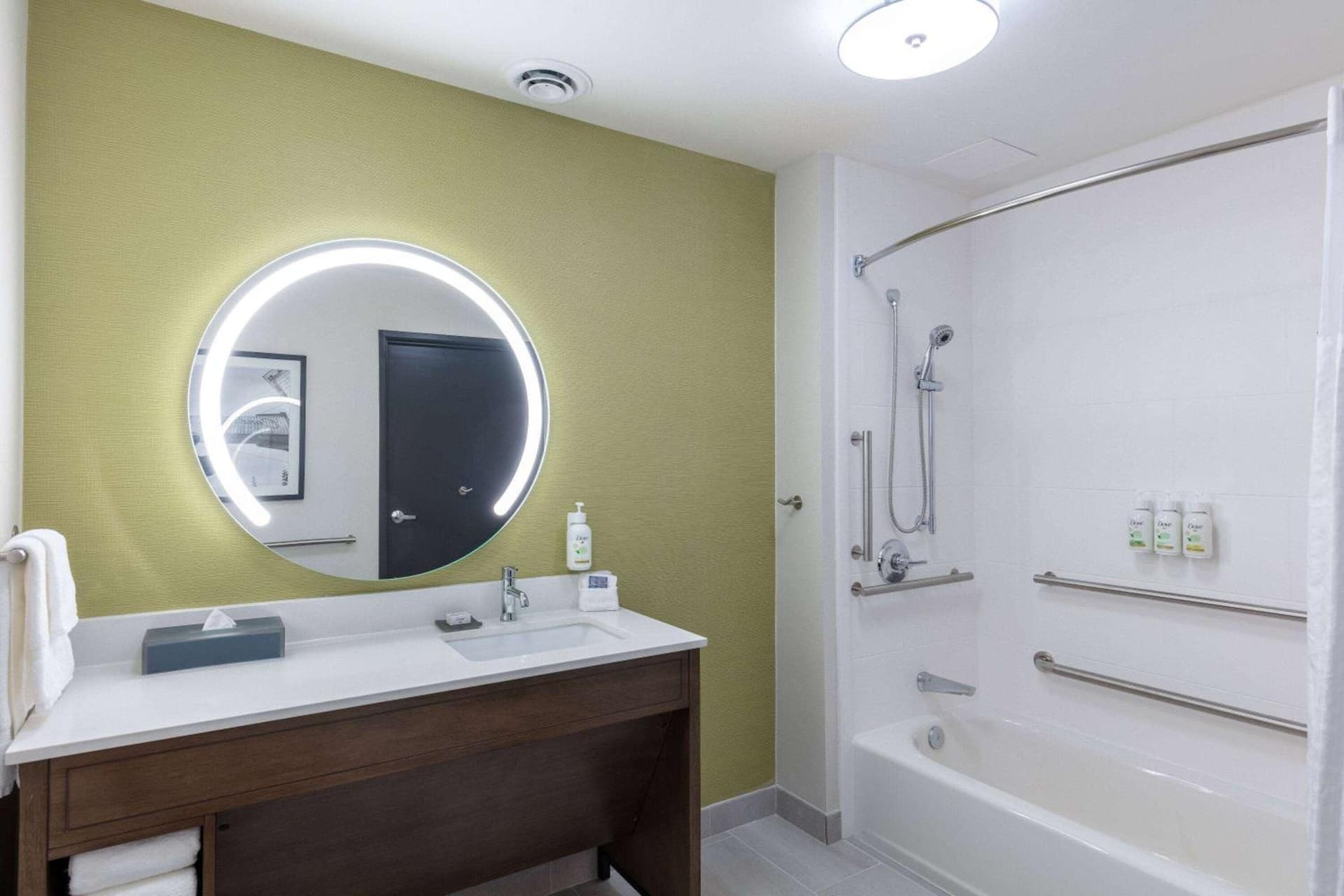 La Quinta Inn & Suites by Wyndham Centralia gallery photo in Centralia, WA — image 19