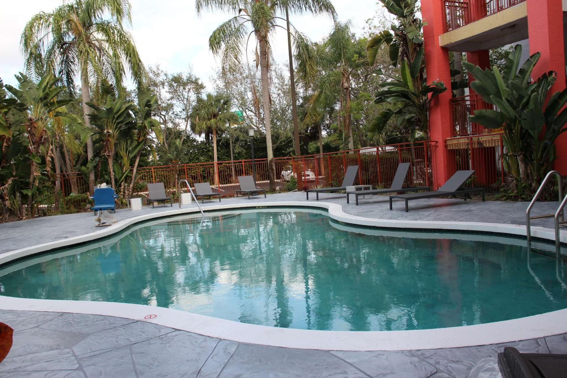 Boca Suites Deerfield Beach; SureStay Collection by BW interior in Deerfield Beach, FL — gallery photo 2
