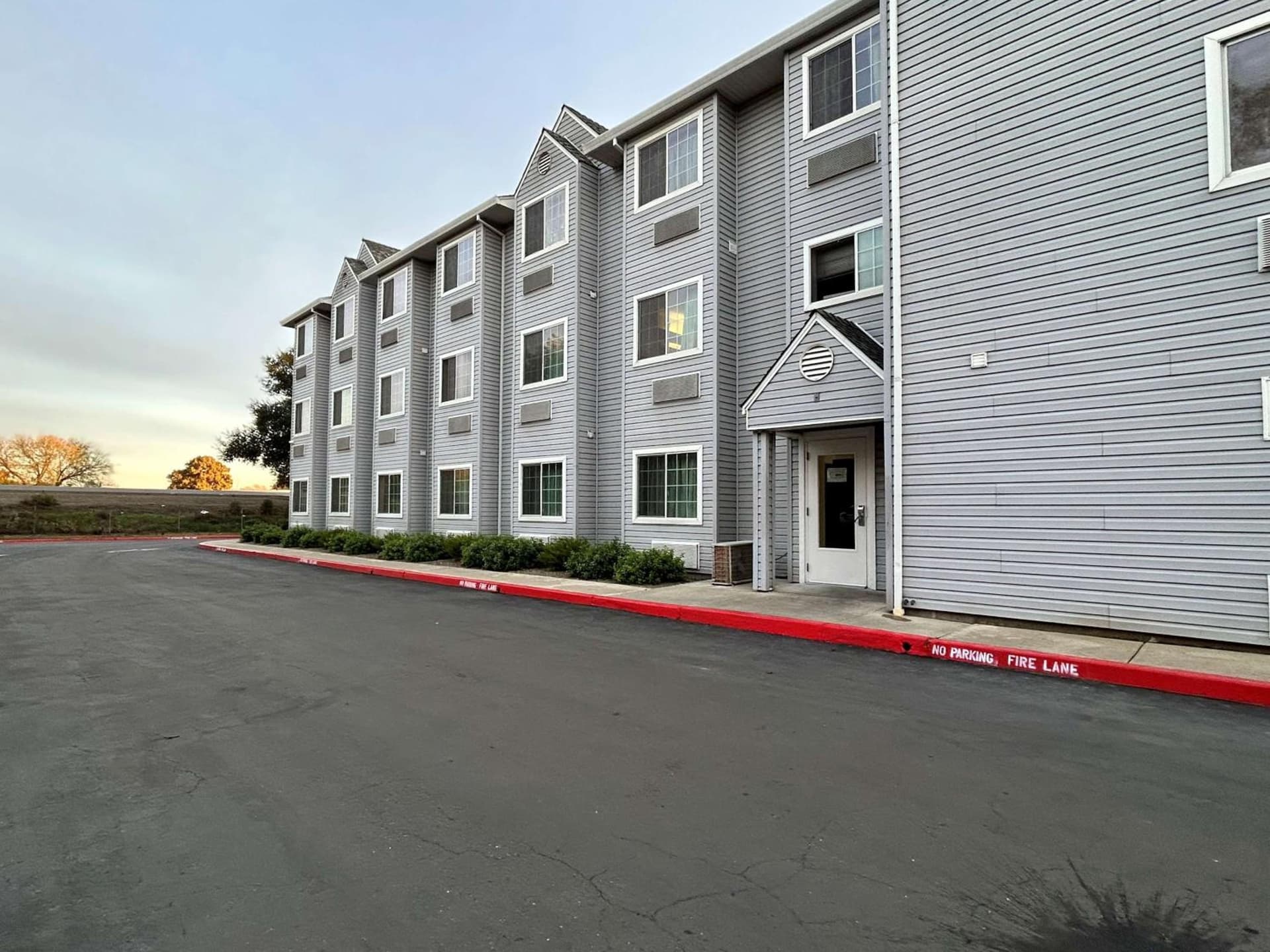 SureStay by Best Western Sacramento South Natomas featured exterior or lobby in Sacramento, CA — similar hotel