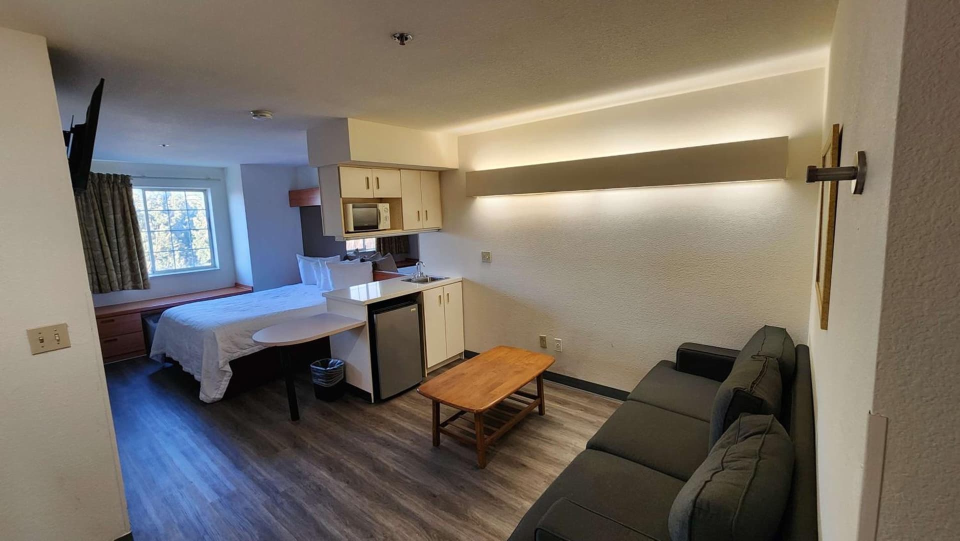 SureStay by Best Western Sacramento South Natomas gallery photo in Sacramento, CA — image 20