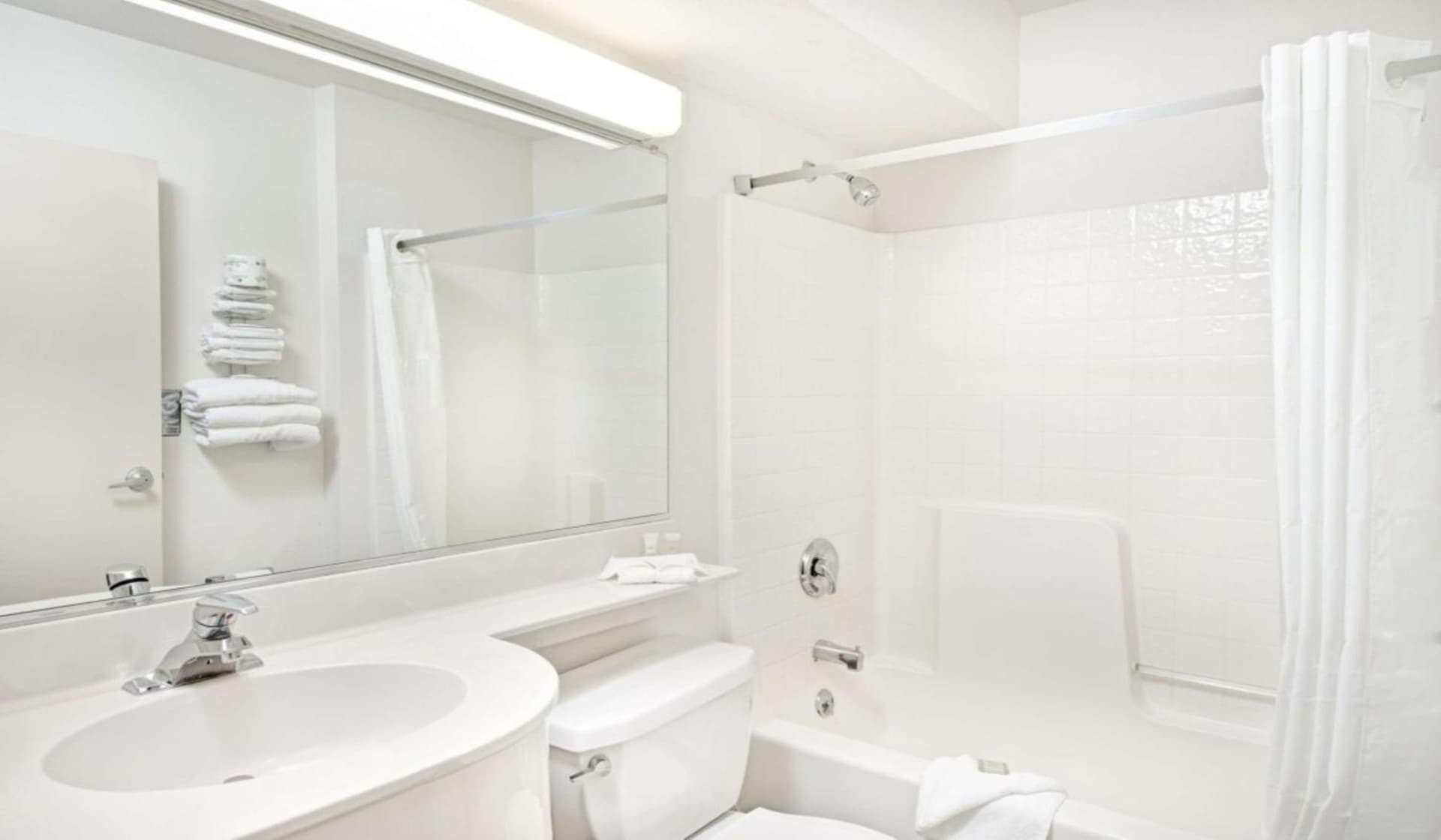 SureStay by Best Western Sacramento South Natomas gallery photo in Sacramento, CA — image 7