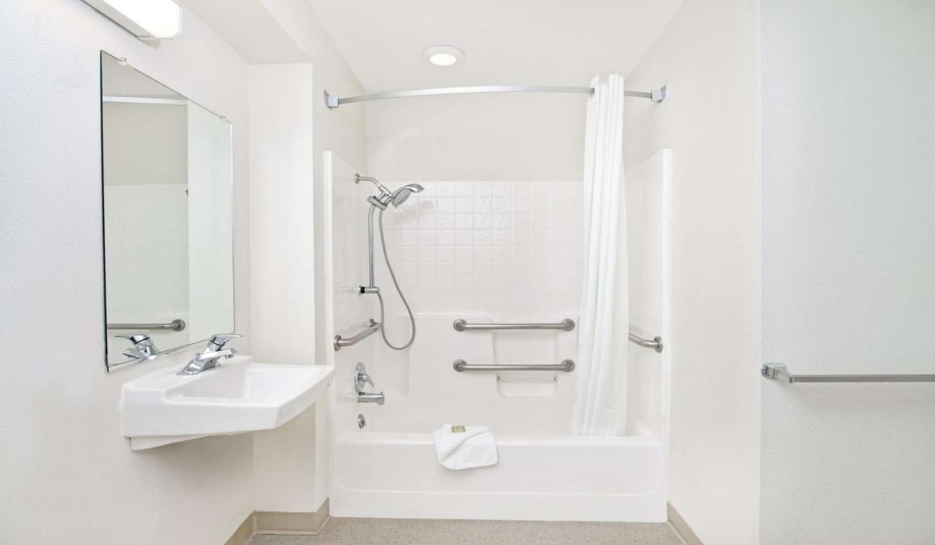SureStay by Best Western Sacramento South Natomas gallery photo in Sacramento, CA — image 10