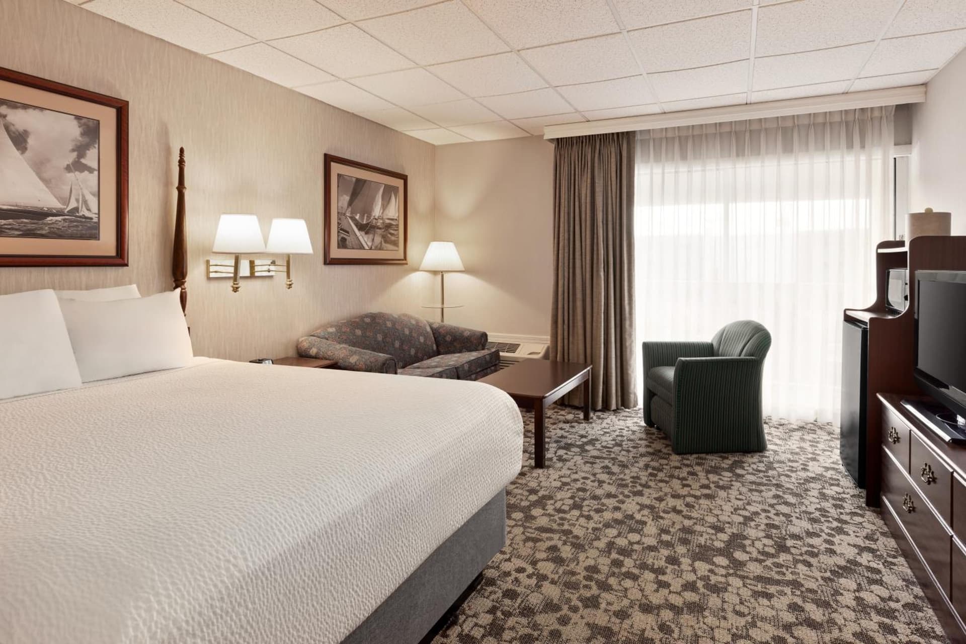 Ramada Plaza by Wyndham Portland gallery photo in Portland, ME — image 41