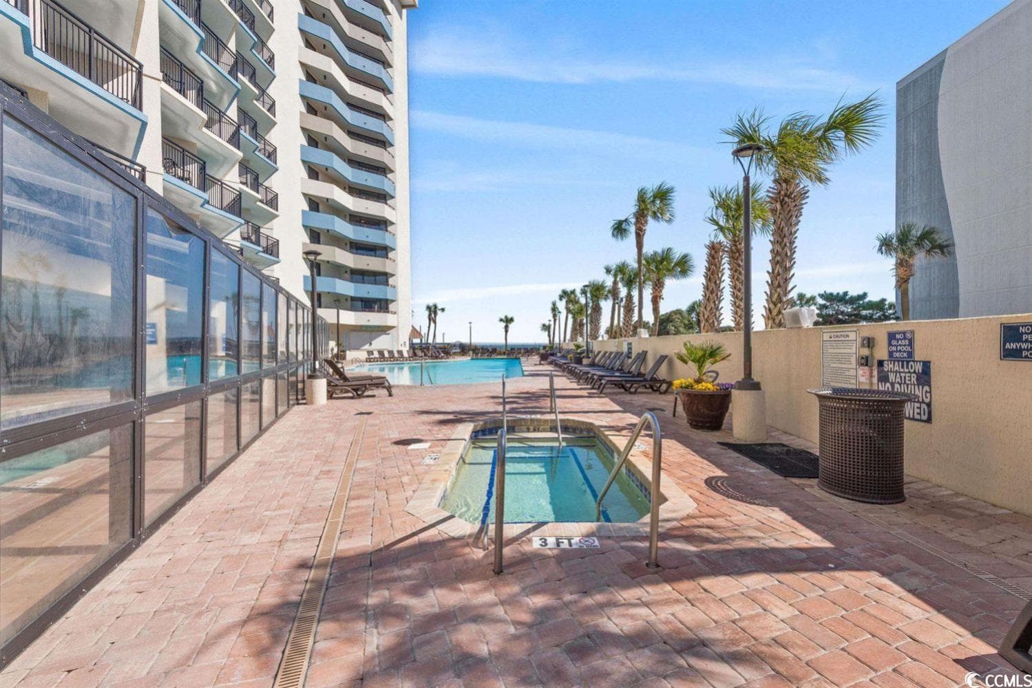 Newly Renovated Privately owned OF condo on 6th floor Ocean Reef w-heated pools, lazy river, hot tubs & restaurants property views in Myrtle Beach, SC — gallery photo 3