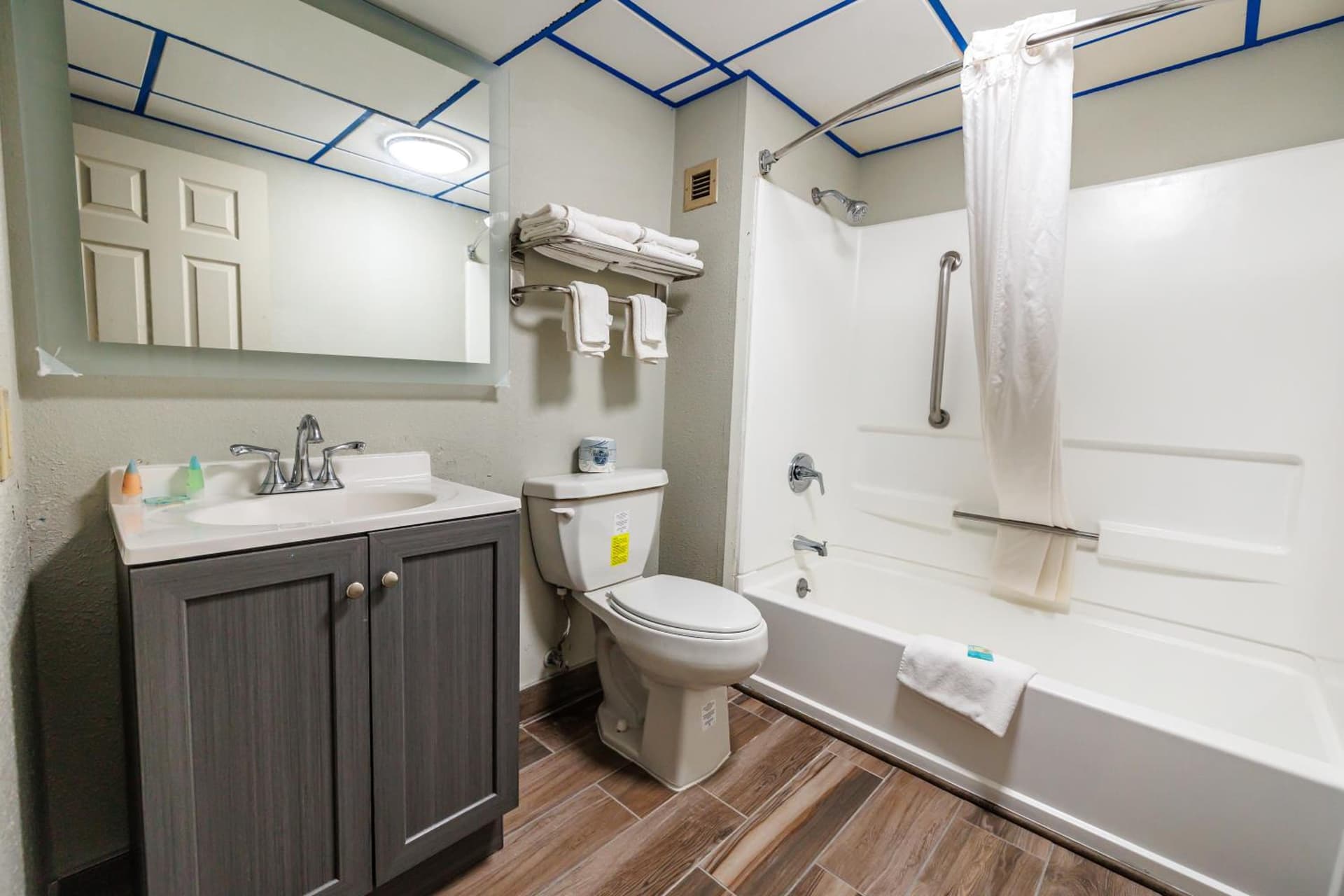 New Victorian Inn & Suites Omaha gallery photo in Omaha, NE — image 17