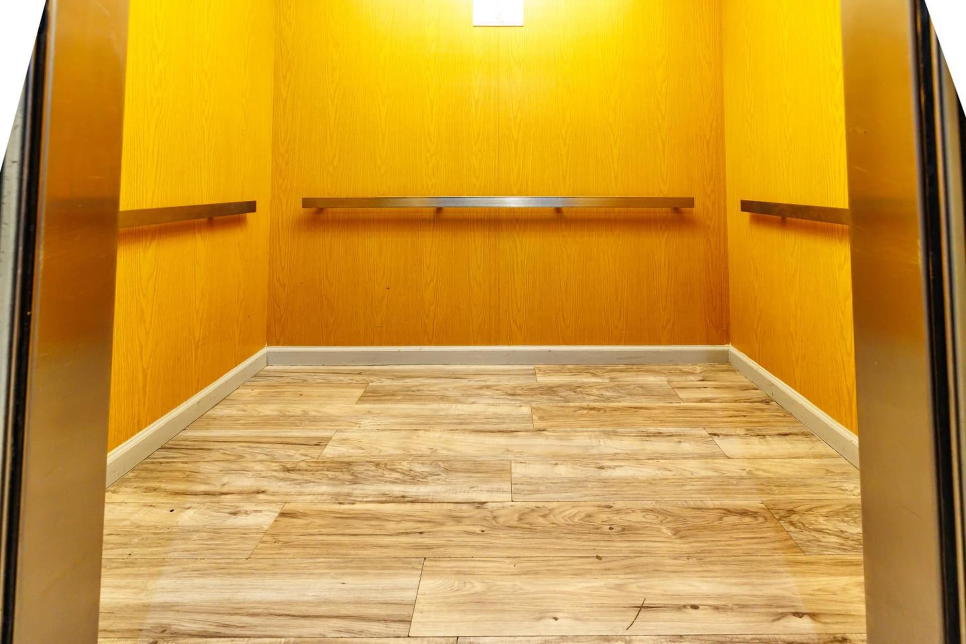 New Victorian Inn & Suites Omaha gallery photo in Omaha, NE — image 42