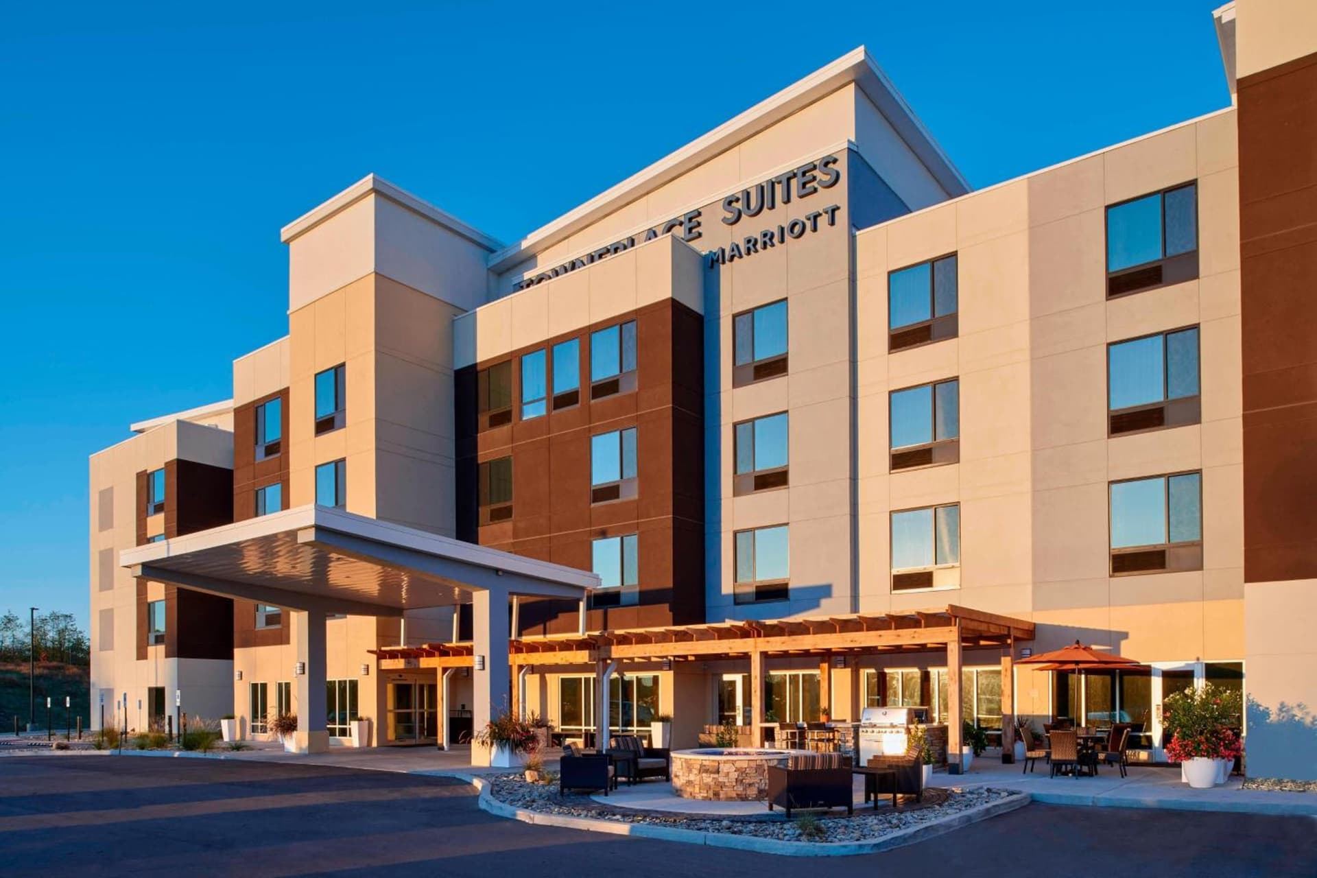 TownePlace Suites by Marriott Richmond interior in Richmond, KY — gallery photo 2