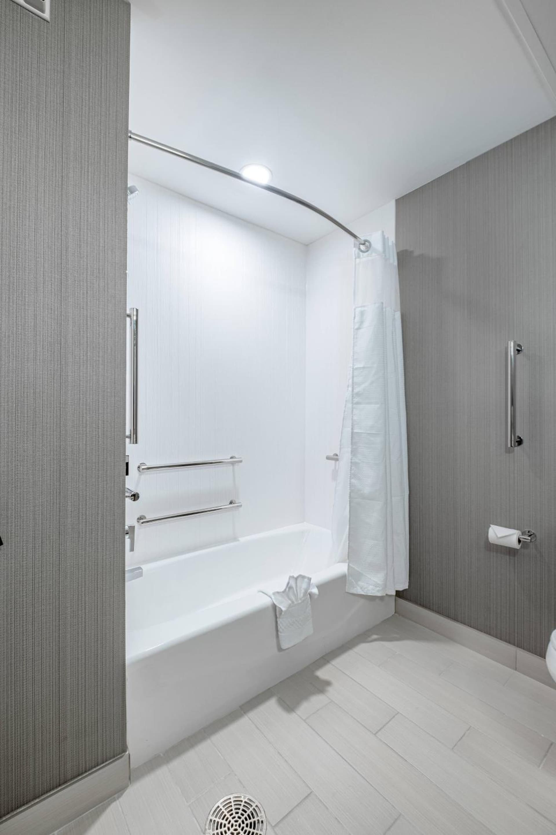 Courtyard by Marriott Toledo West gallery photo in Toledo, OH — image 32