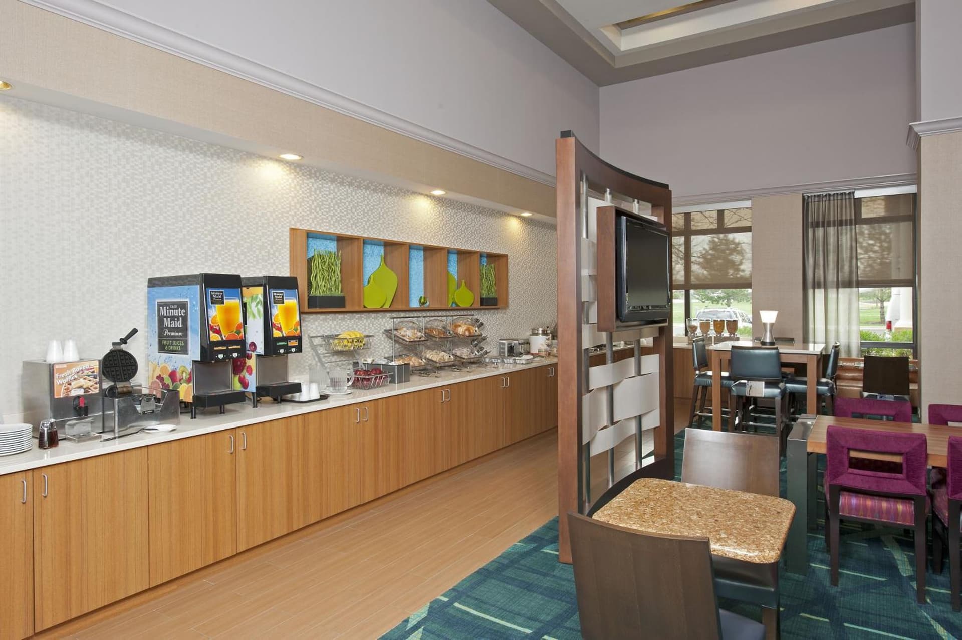 SpringHill Suites by Marriott Chicago Naperville Warrenville interior in Warrenville, IL — gallery photo 2