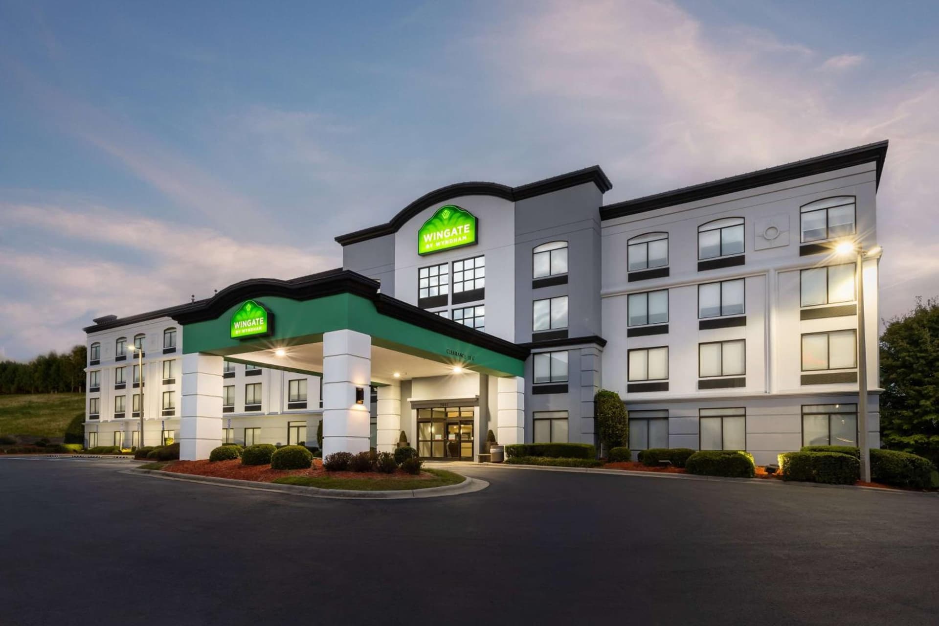 Wingate by Wyndham Charlotte Concord Mills/Speedway interior in Concord, NC — gallery photo 2