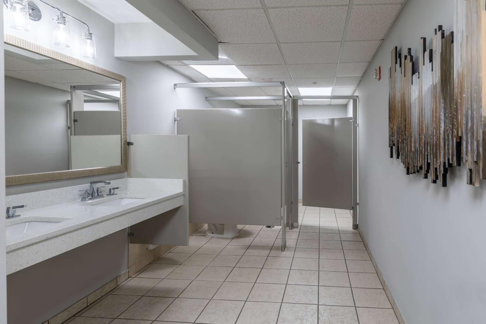 Wingate by Wyndham Charlotte Concord Mills/Speedway gallery photo in Concord, NC — image 14