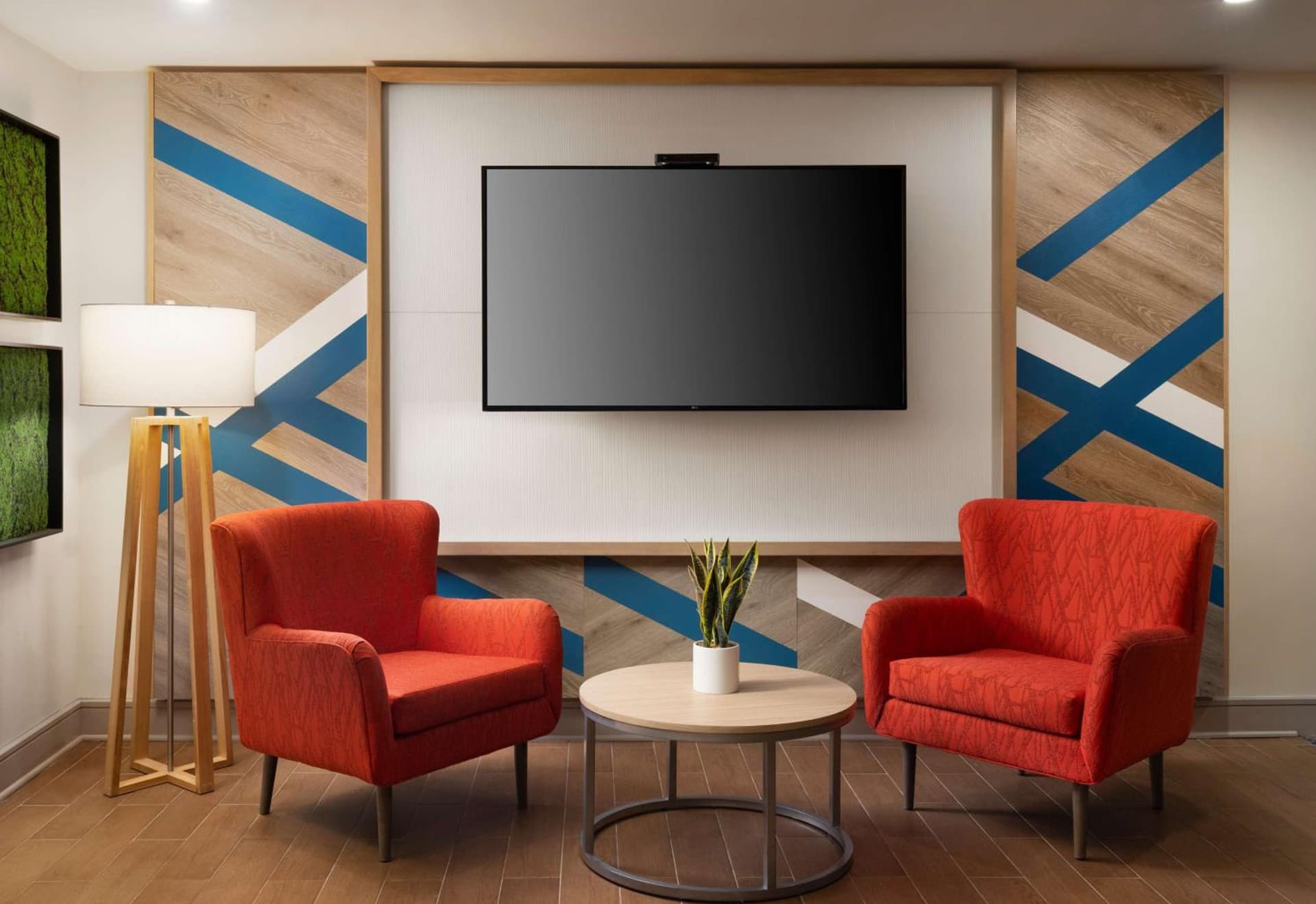 Hilton Garden Inn Boston-Burlington interior in Burlington — gallery photo 2