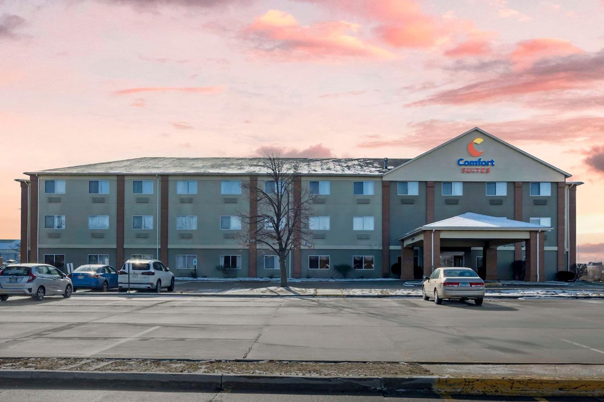 Comfort Suites Normal University area interior in Bloomington, IL — gallery photo 2