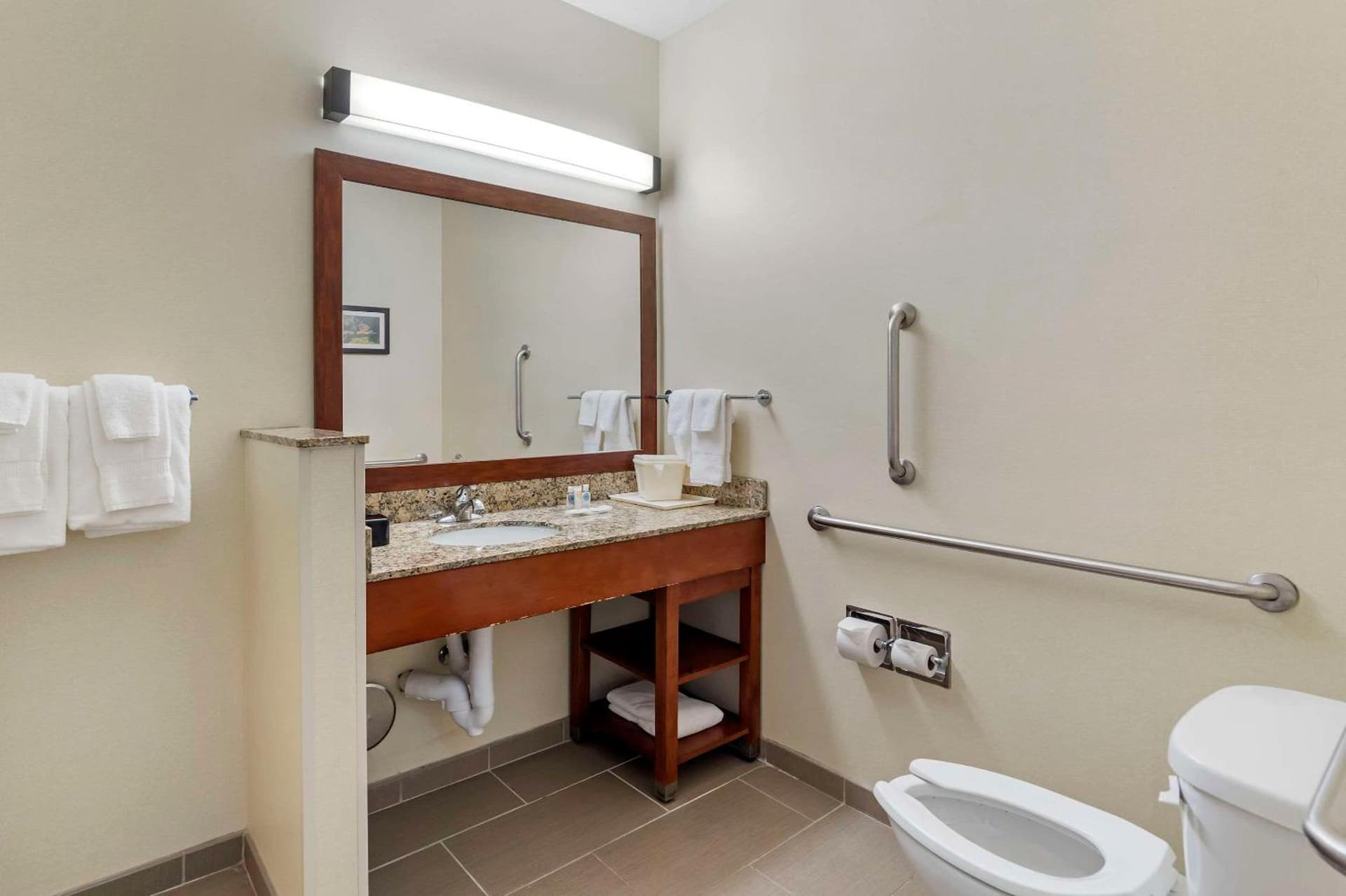 Comfort Suites Normal University area gallery photo in Bloomington, IL — image 8
