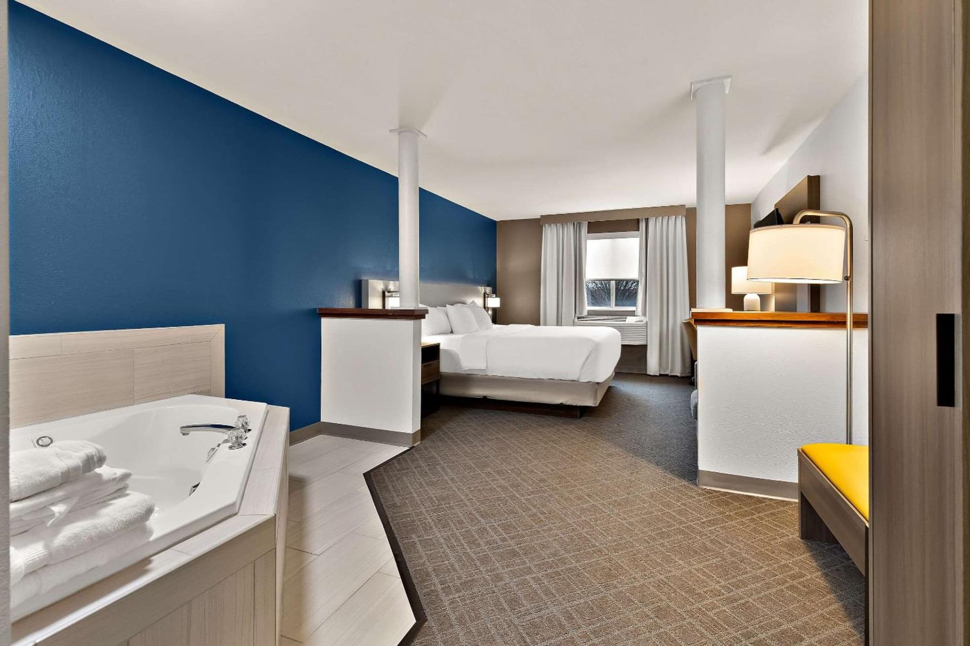 Comfort Inn & Suites Fremont gallery photo in Fremont, OH — image 32