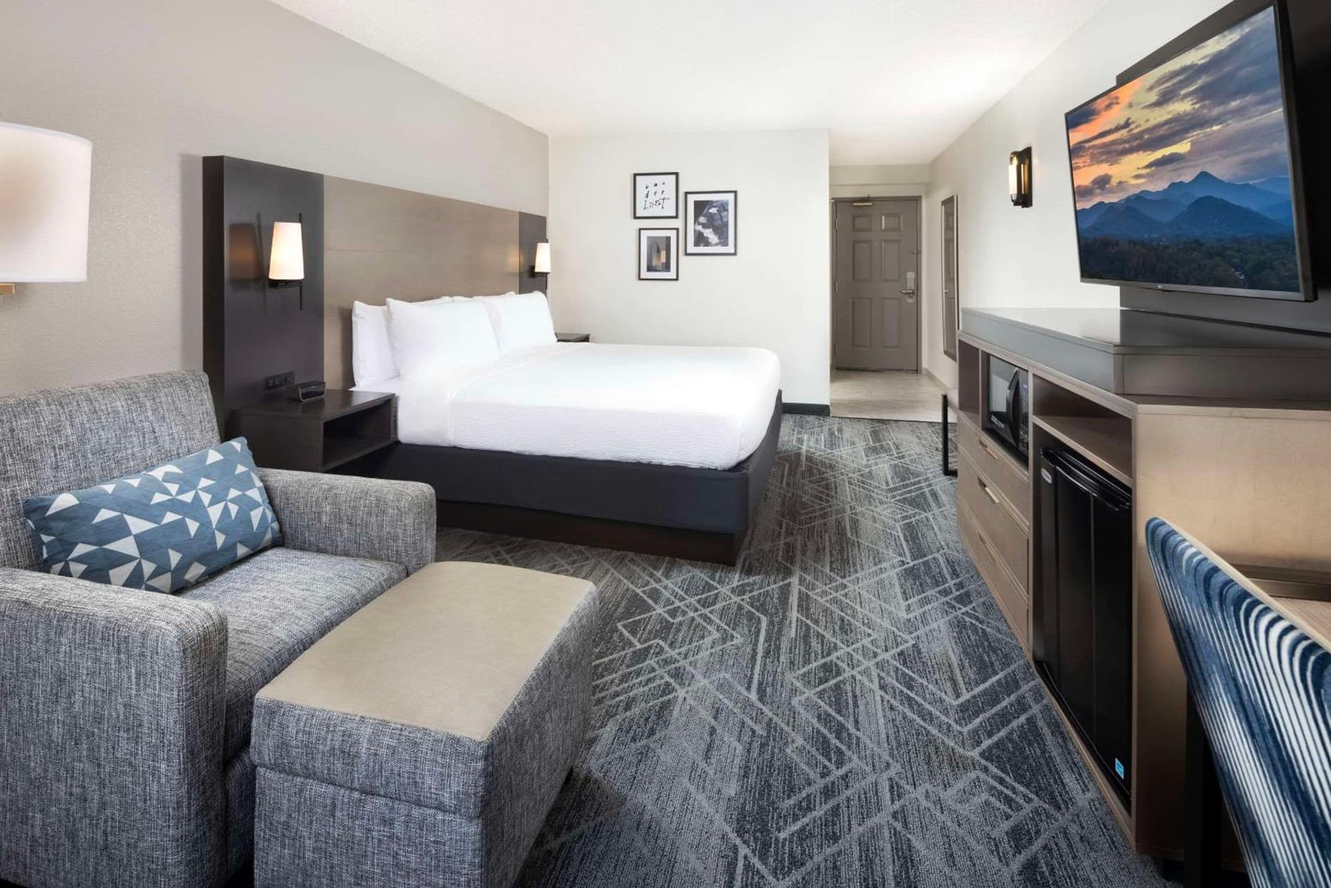 La Quinta Inn & Suites by Wyndham Downtown Asheville gallery photo in Asheville, NC — image 27