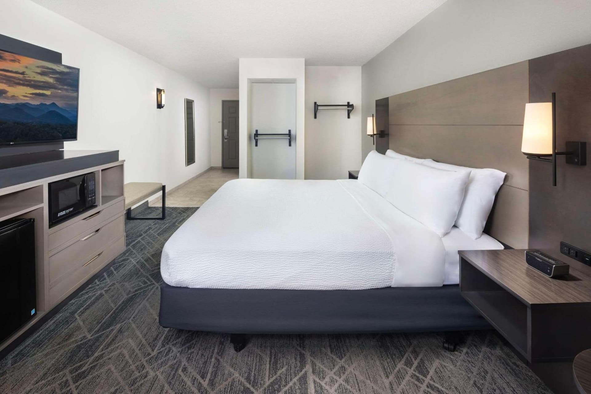 La Quinta Inn & Suites by Wyndham Downtown Asheville gallery photo in Asheville, NC — image 28