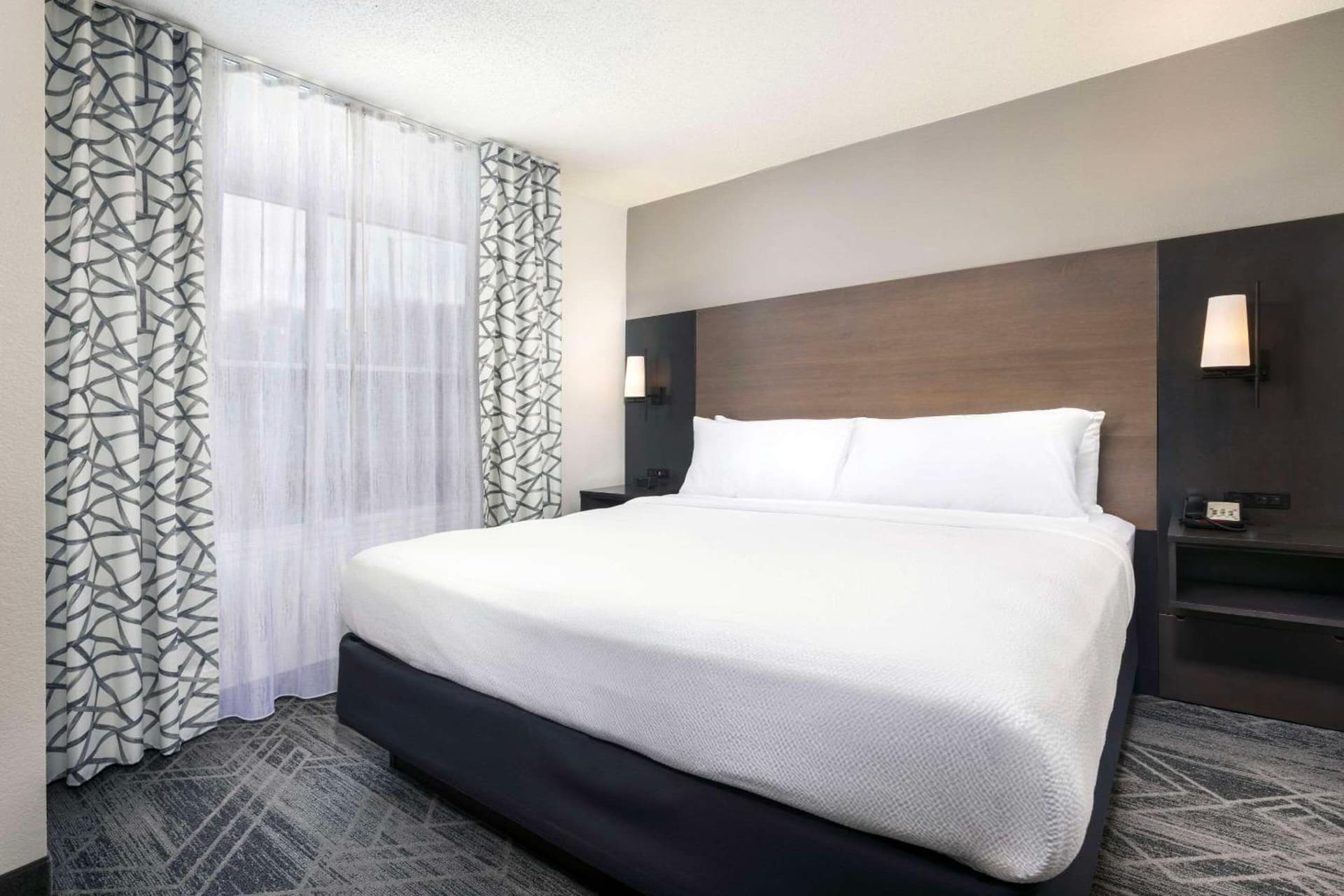 La Quinta Inn & Suites by Wyndham Downtown Asheville gallery photo in Asheville, NC — image 49