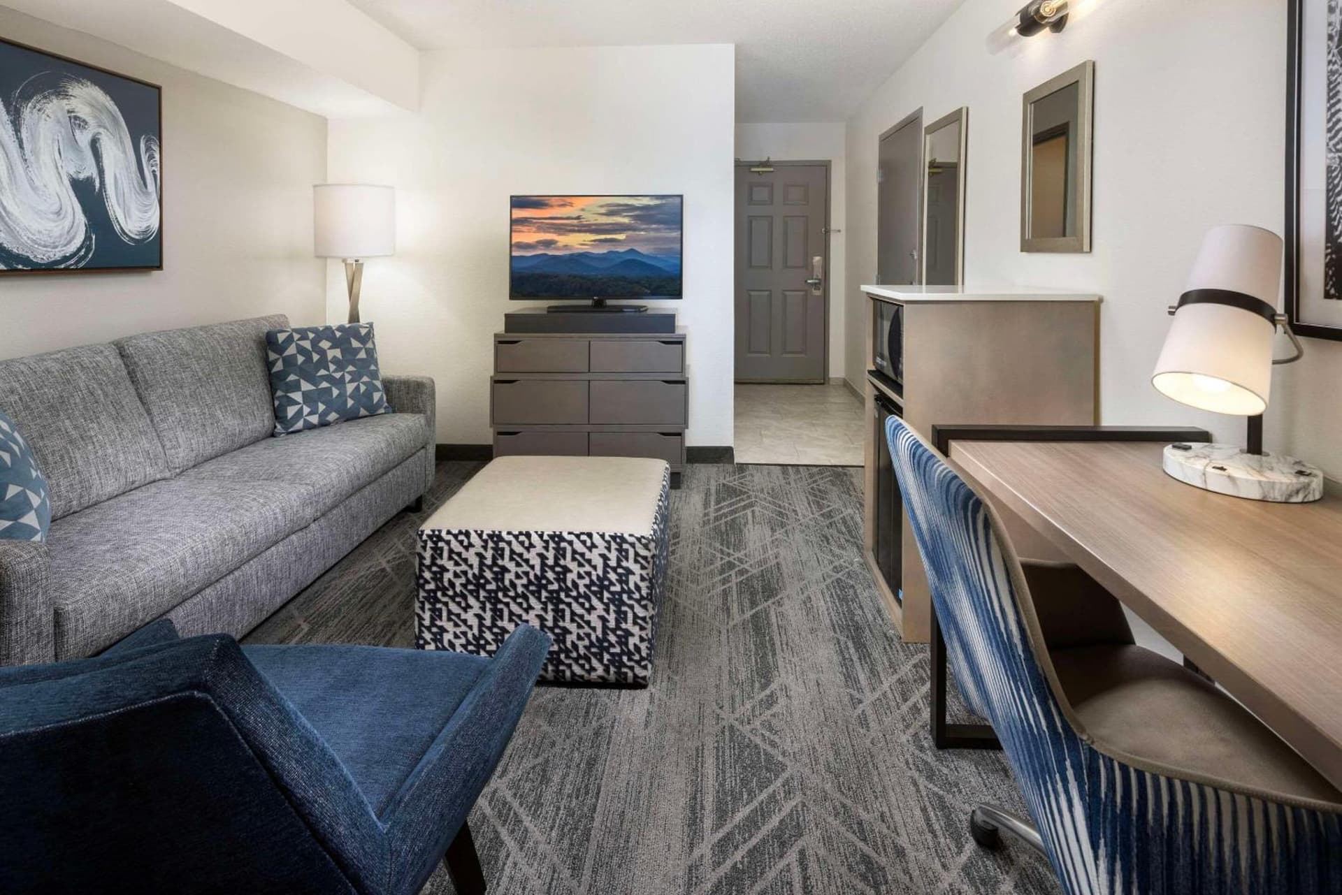 La Quinta Inn & Suites by Wyndham Downtown Asheville gallery photo in Asheville, NC — image 32