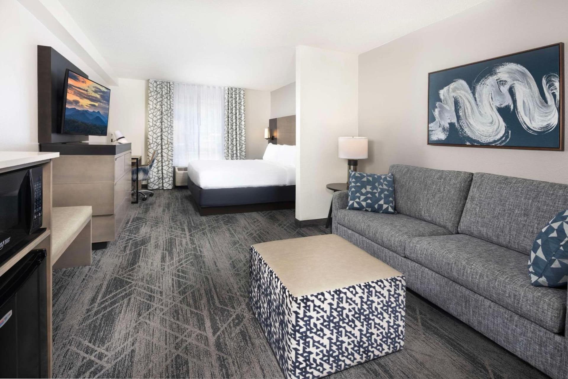 La Quinta Inn & Suites by Wyndham Downtown Asheville gallery photo in Asheville, NC — image 46