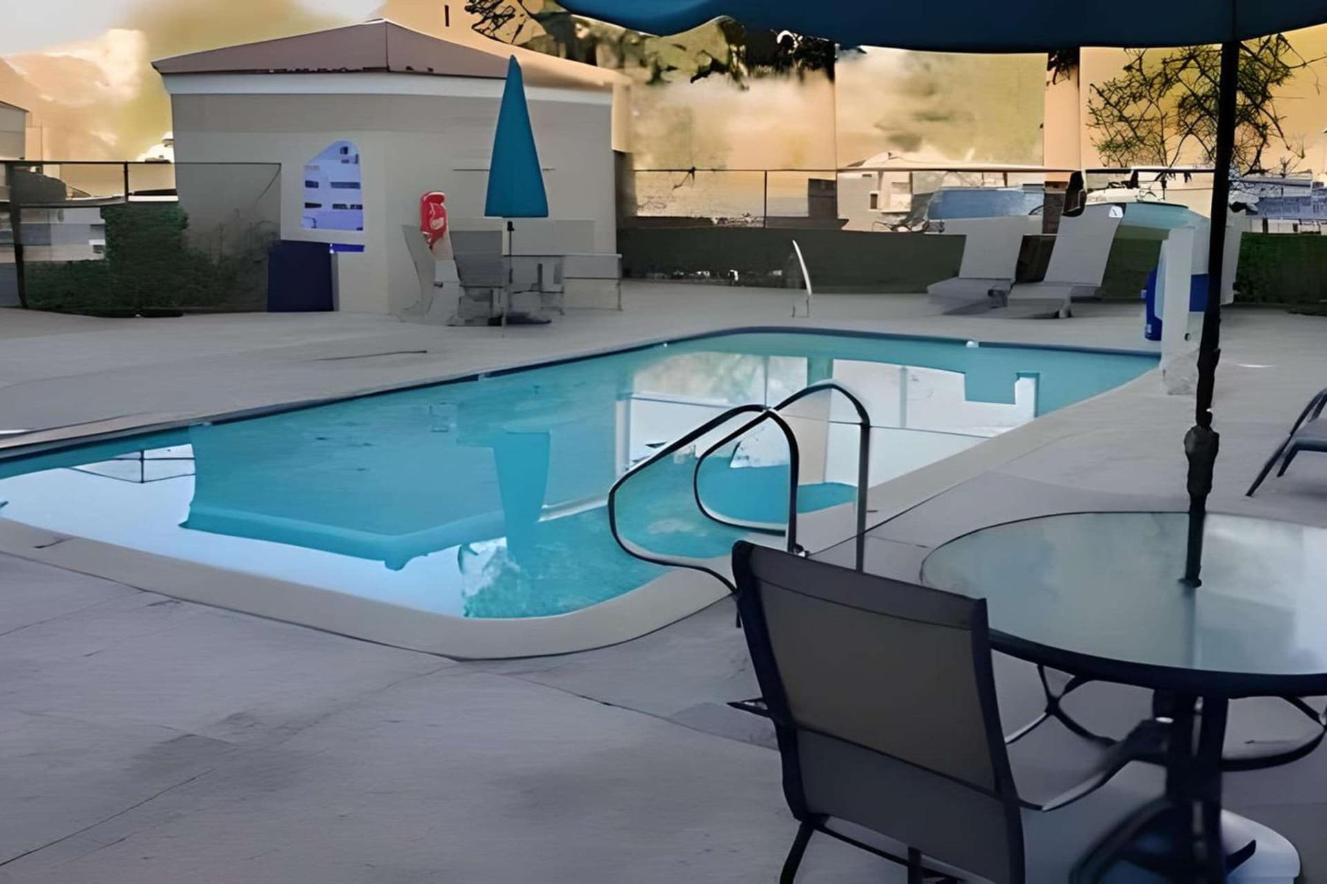 Comfort Inn Rohnert Park Sonoma County property views in Rohnert Park, CA — gallery photo 3