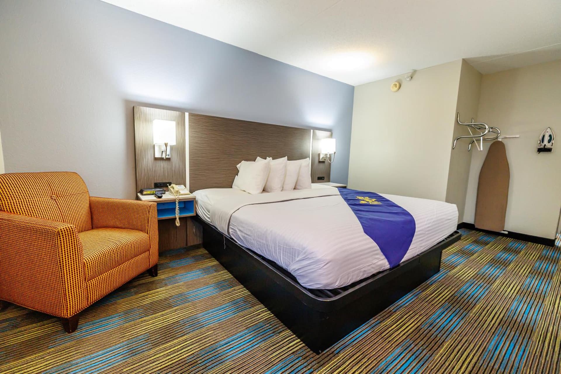 New Victorian Inn & Suites Omaha gallery photo in Omaha, NE — image 53