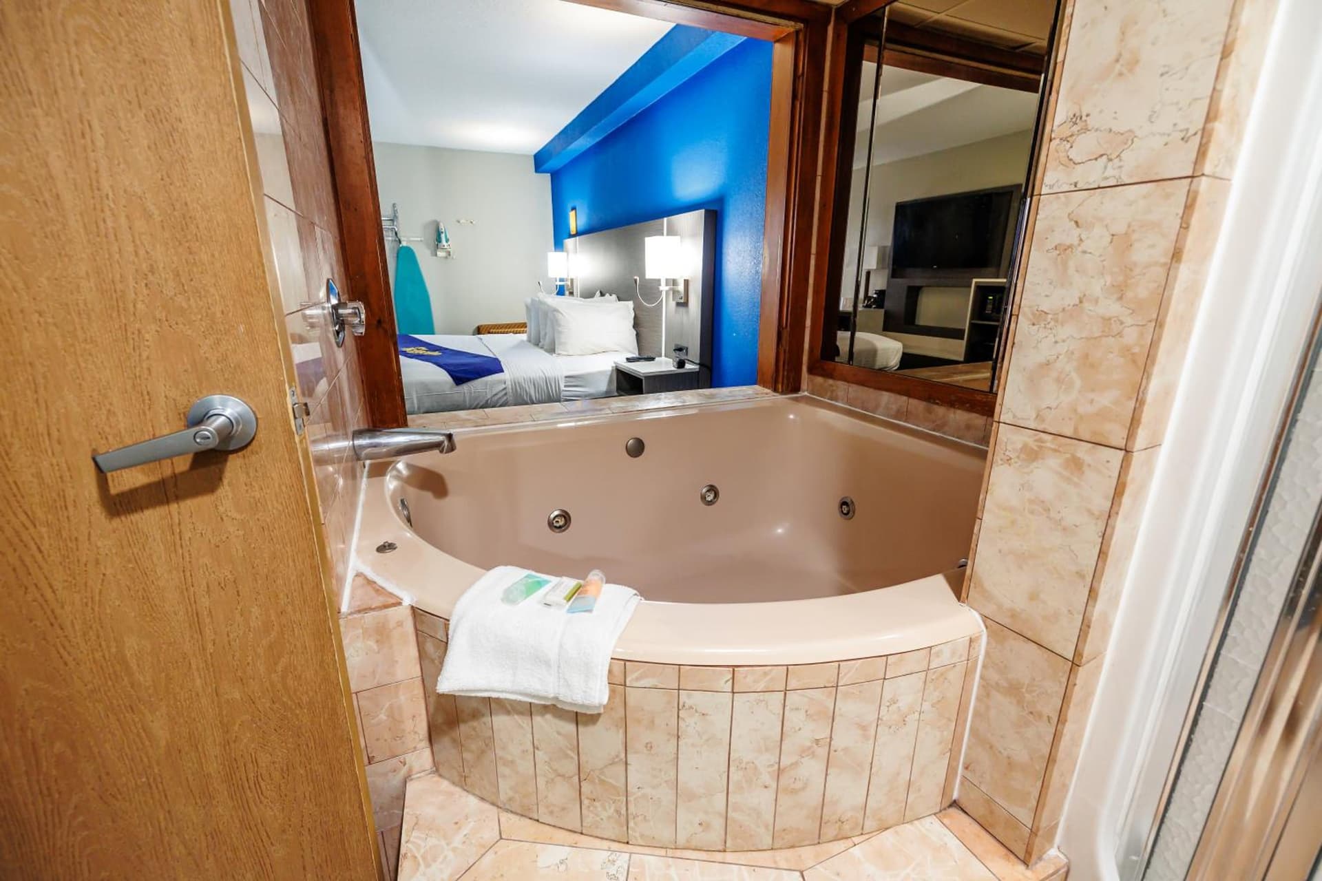 New Victorian Inn & Suites Omaha gallery photo in Omaha, NE — image 18