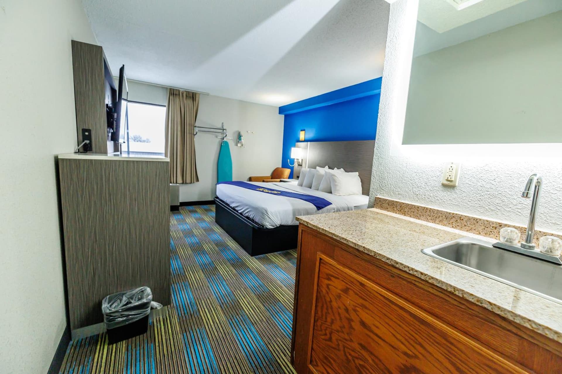 New Victorian Inn & Suites Omaha gallery photo in Omaha, NE — image 5