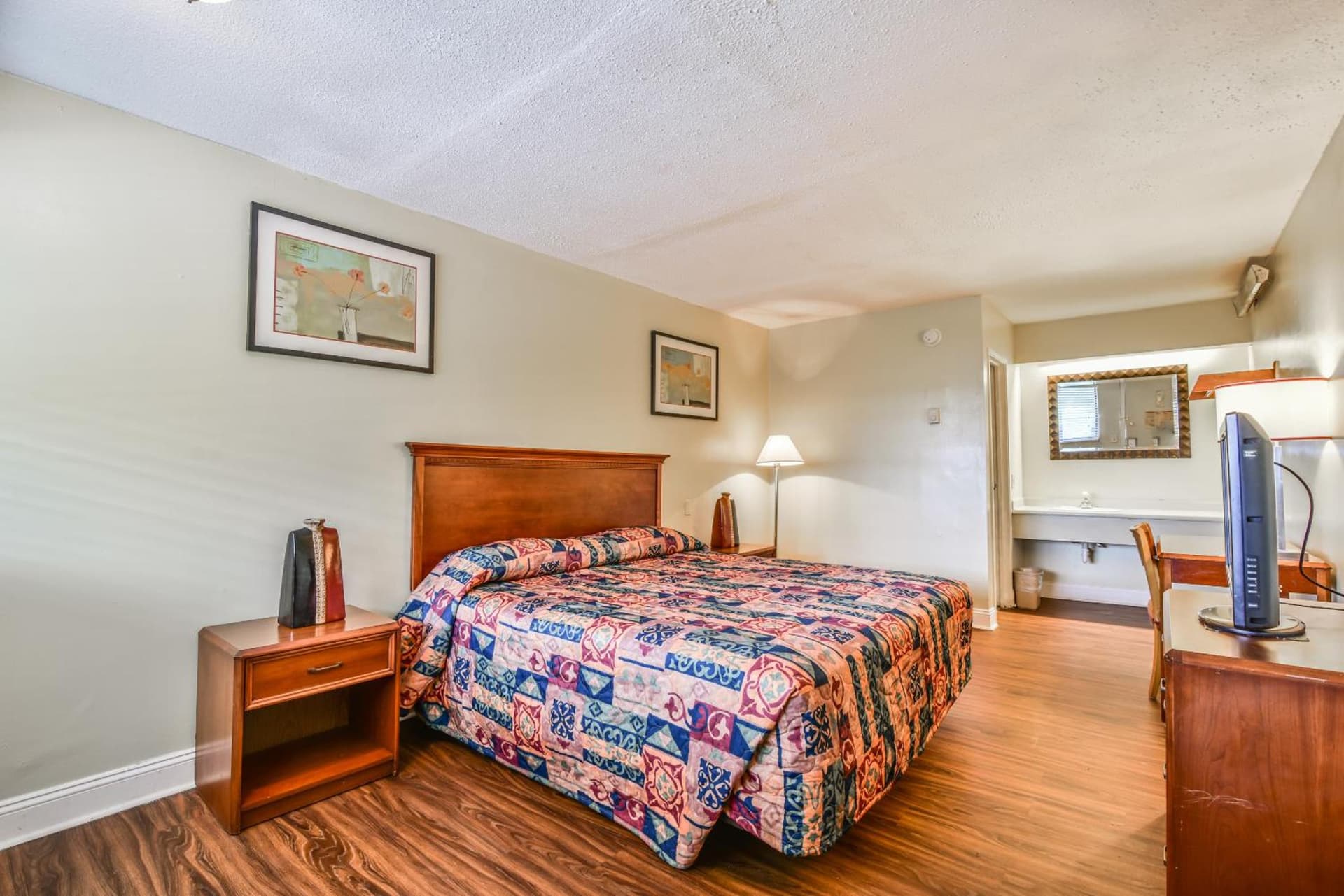 Economy Hotel Atlanta property views in Atlanta, GA — gallery photo 3