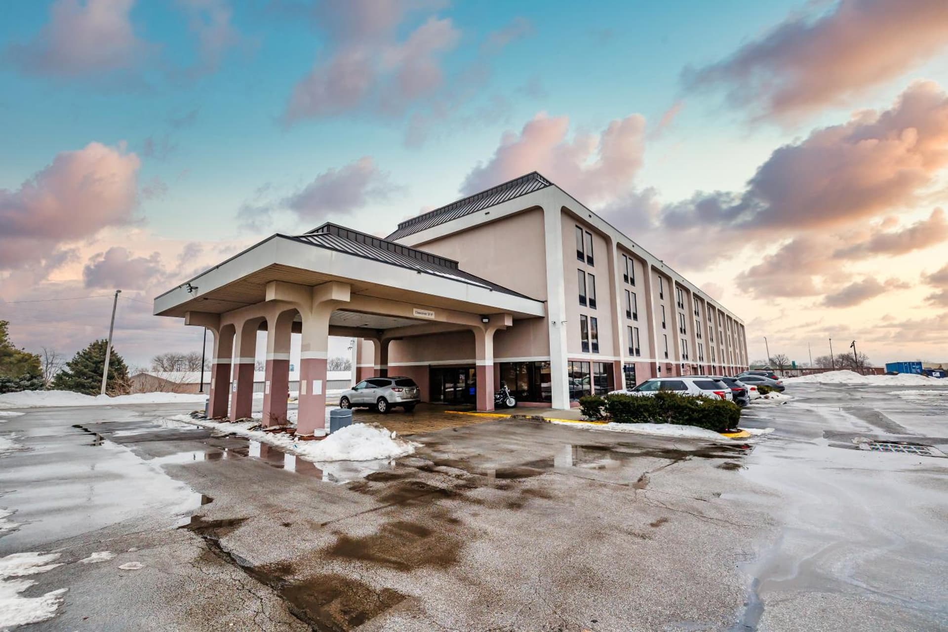 New Victorian Inn & Suites Omaha gallery photo in Omaha, NE — image 11