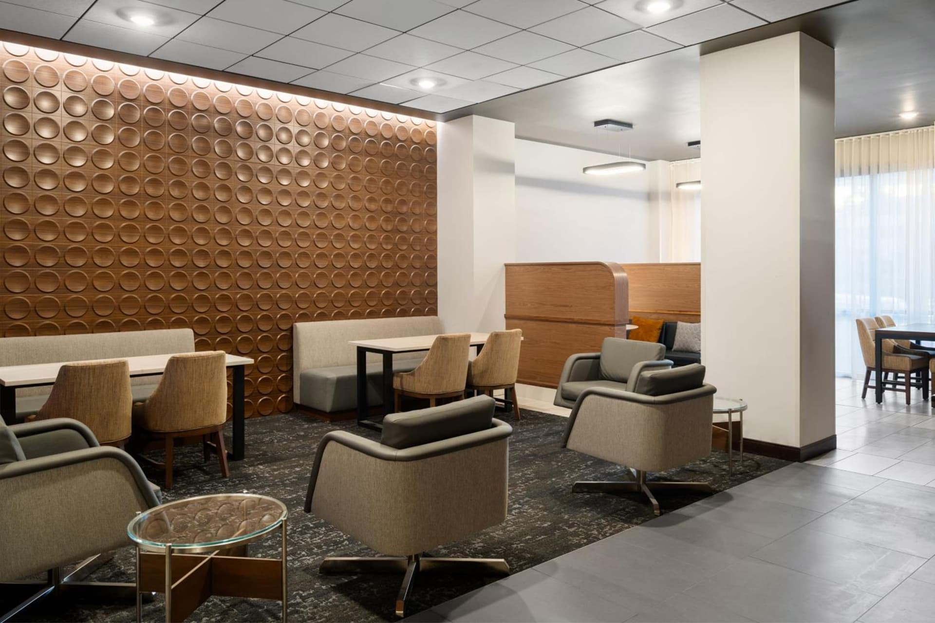 Courtyard by Marriott Seattle SeaTac Airport gallery photo in Seattle, WA — image 16