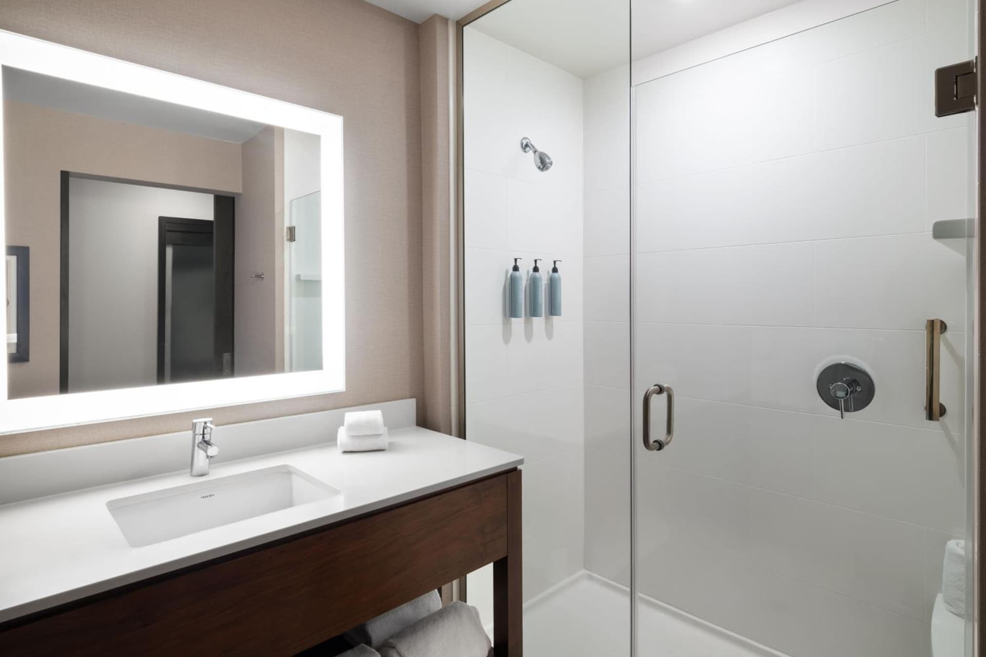 Courtyard by Marriott Seattle SeaTac Airport gallery photo in Seattle, WA — image 17