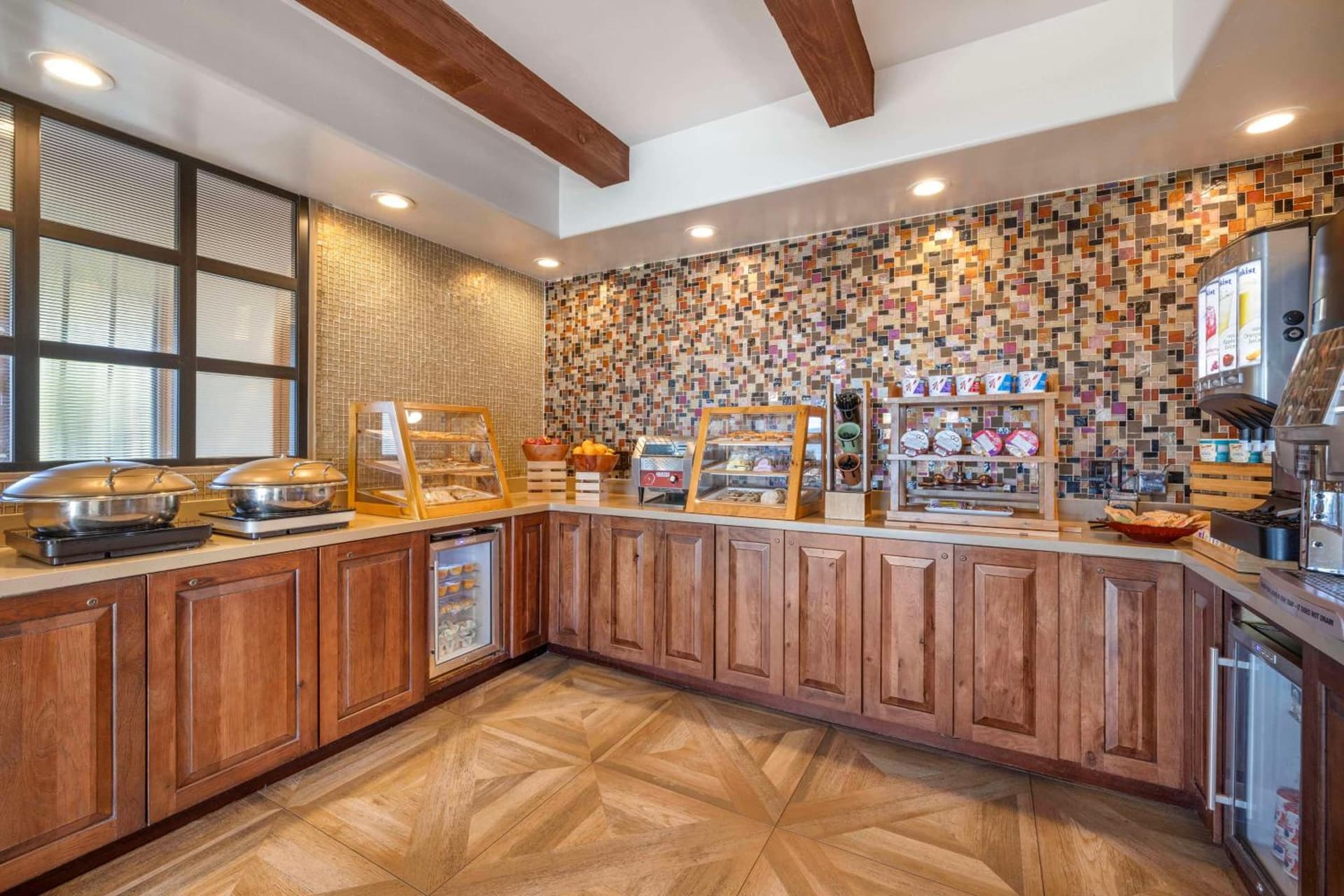 Best Western Plus Beach View Lodge Carlsbad gallery photo in Carlsbad, CA — image 13