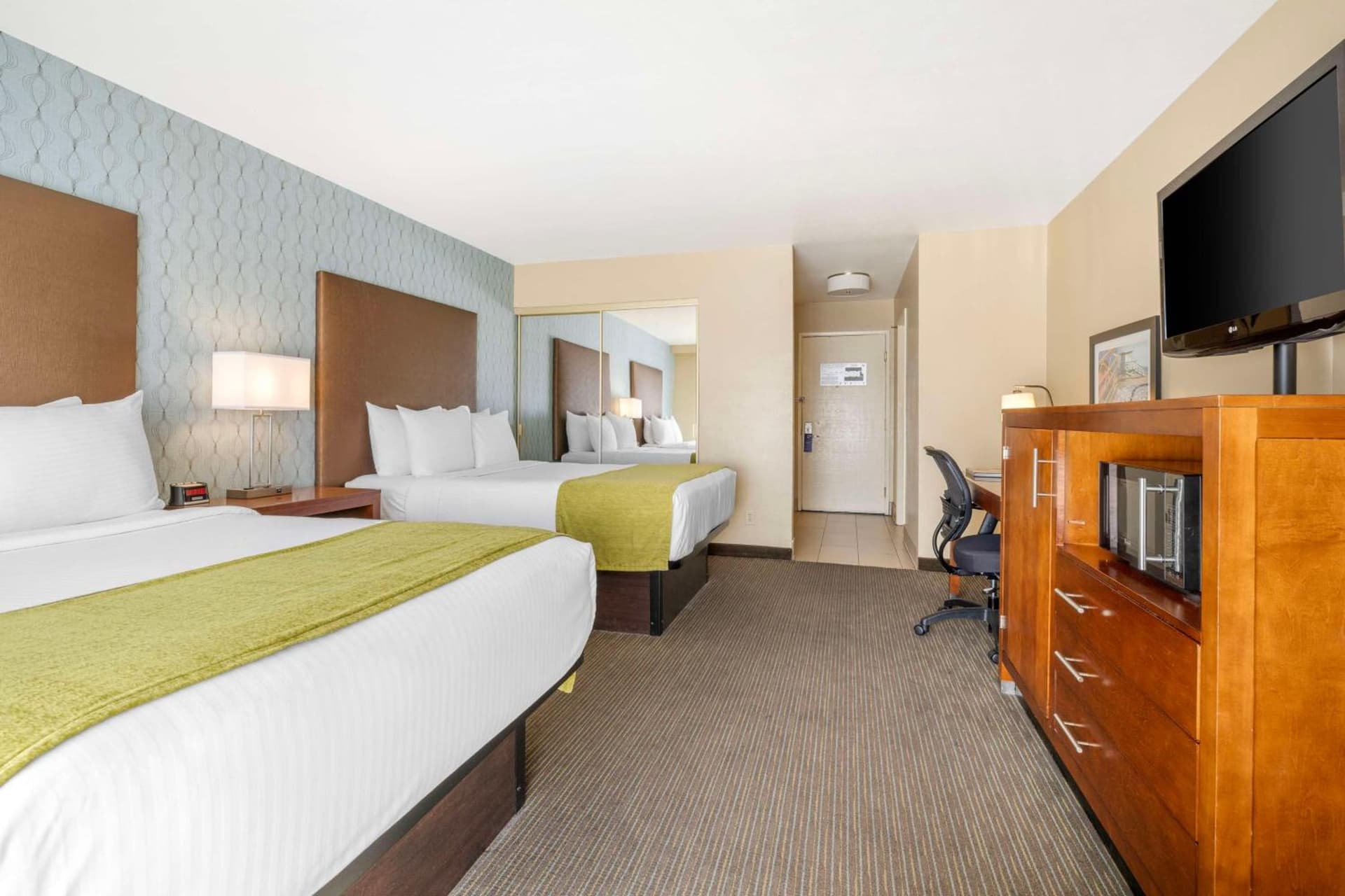 Best Western Plus Beach View Lodge Carlsbad gallery photo in Carlsbad, CA — image 6