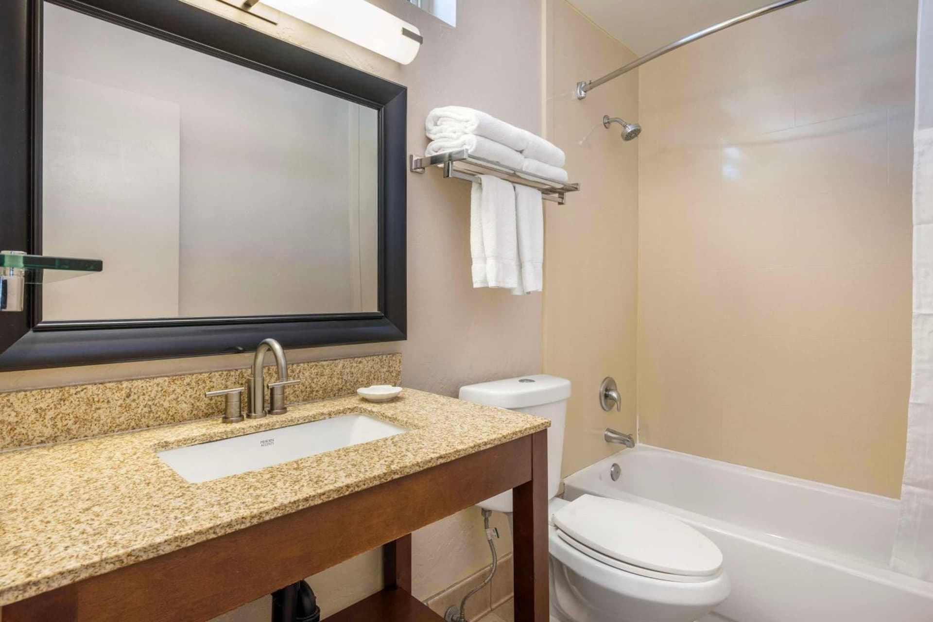 Best Western Plus Beach View Lodge Carlsbad gallery photo in Carlsbad, CA — image 17